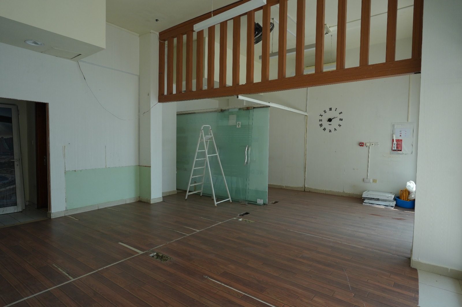 Corner Shop | Prime Location | Spacious Layout
