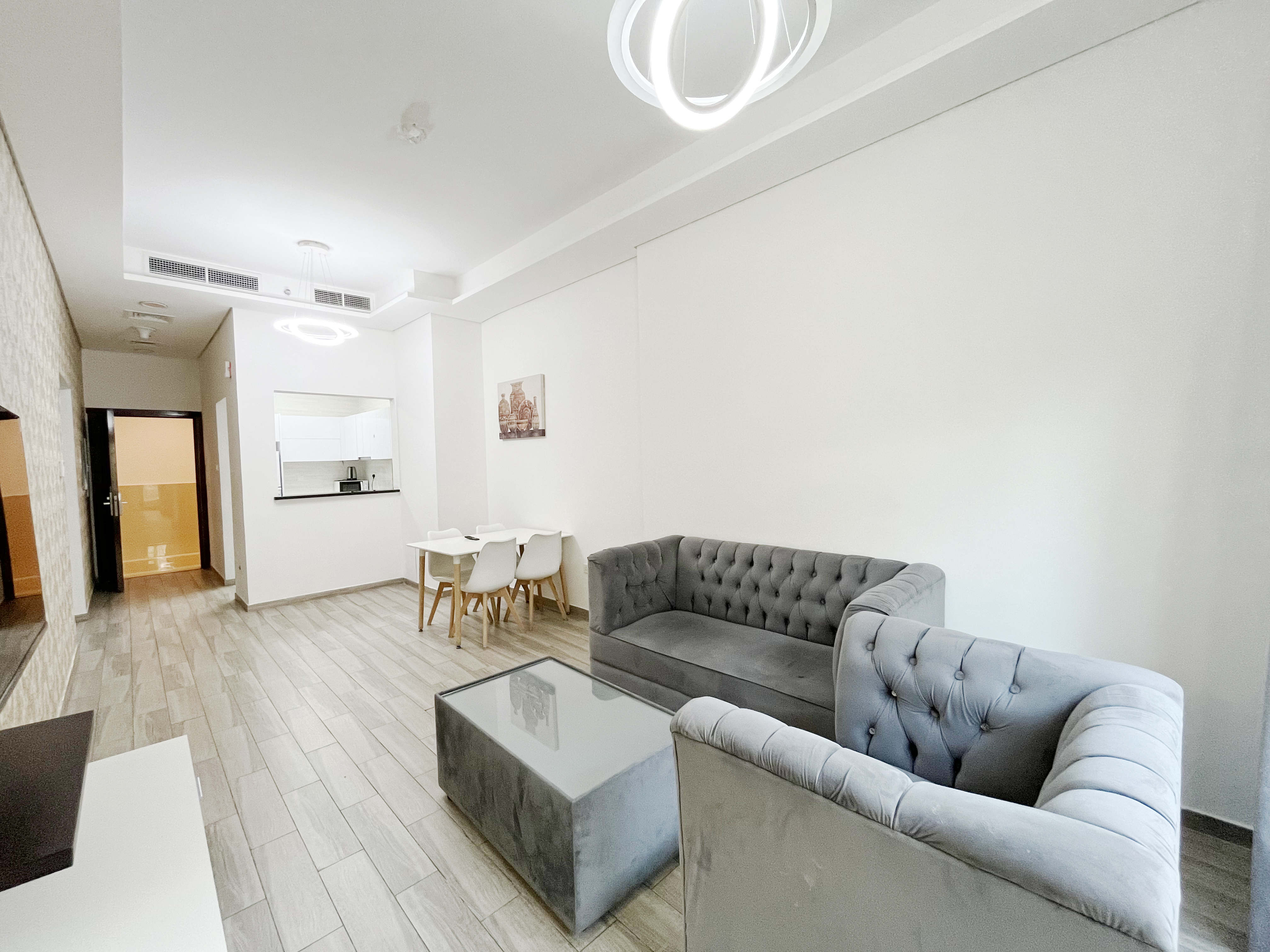 Furnished 1-bed apartment in Laya Mansion