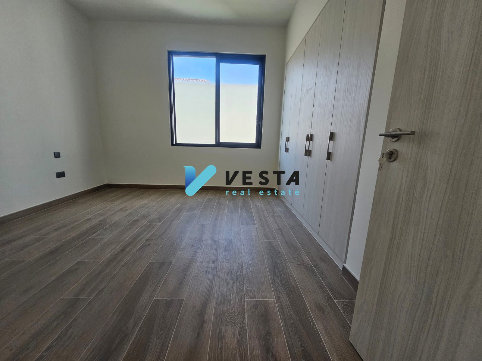 Upgraded Residence | Renovated Extra  Elegant Bedroom | Landscaped  | Premium Location