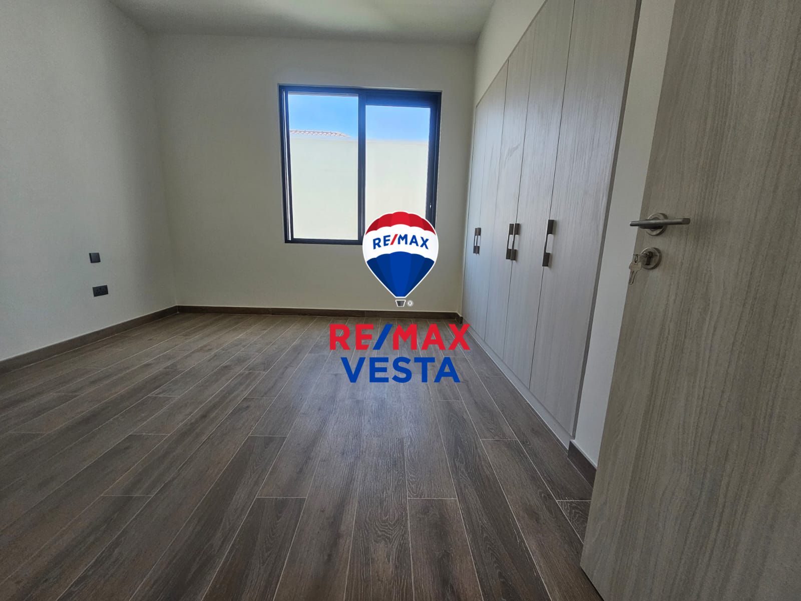Upgraded Residence | Renovated Extra  Elegant Bedroom | Landscaped  | Premium Location