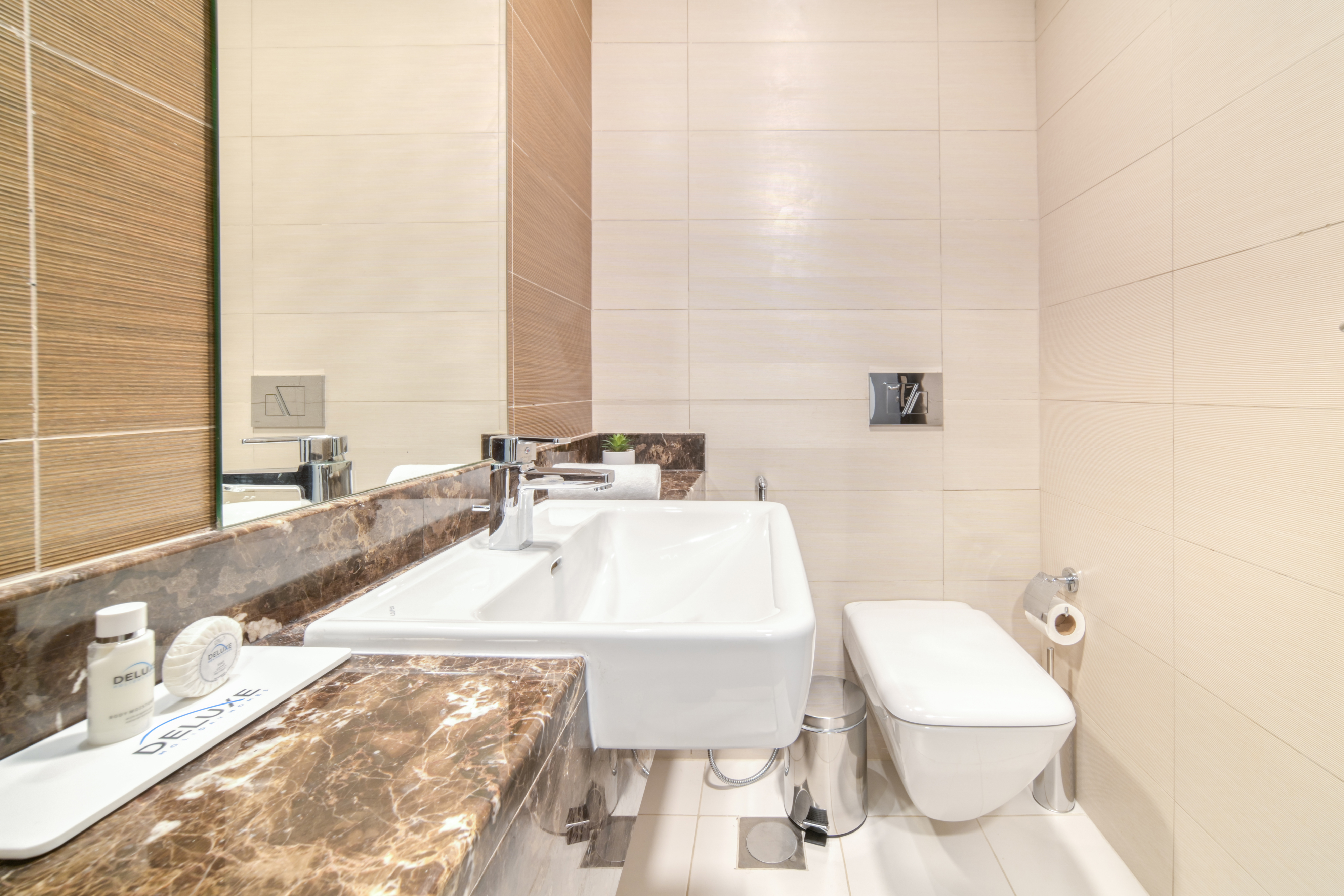 VACANT UPON TRANSFER | MARINA VIEWS | URGENT SALE — Photo 4