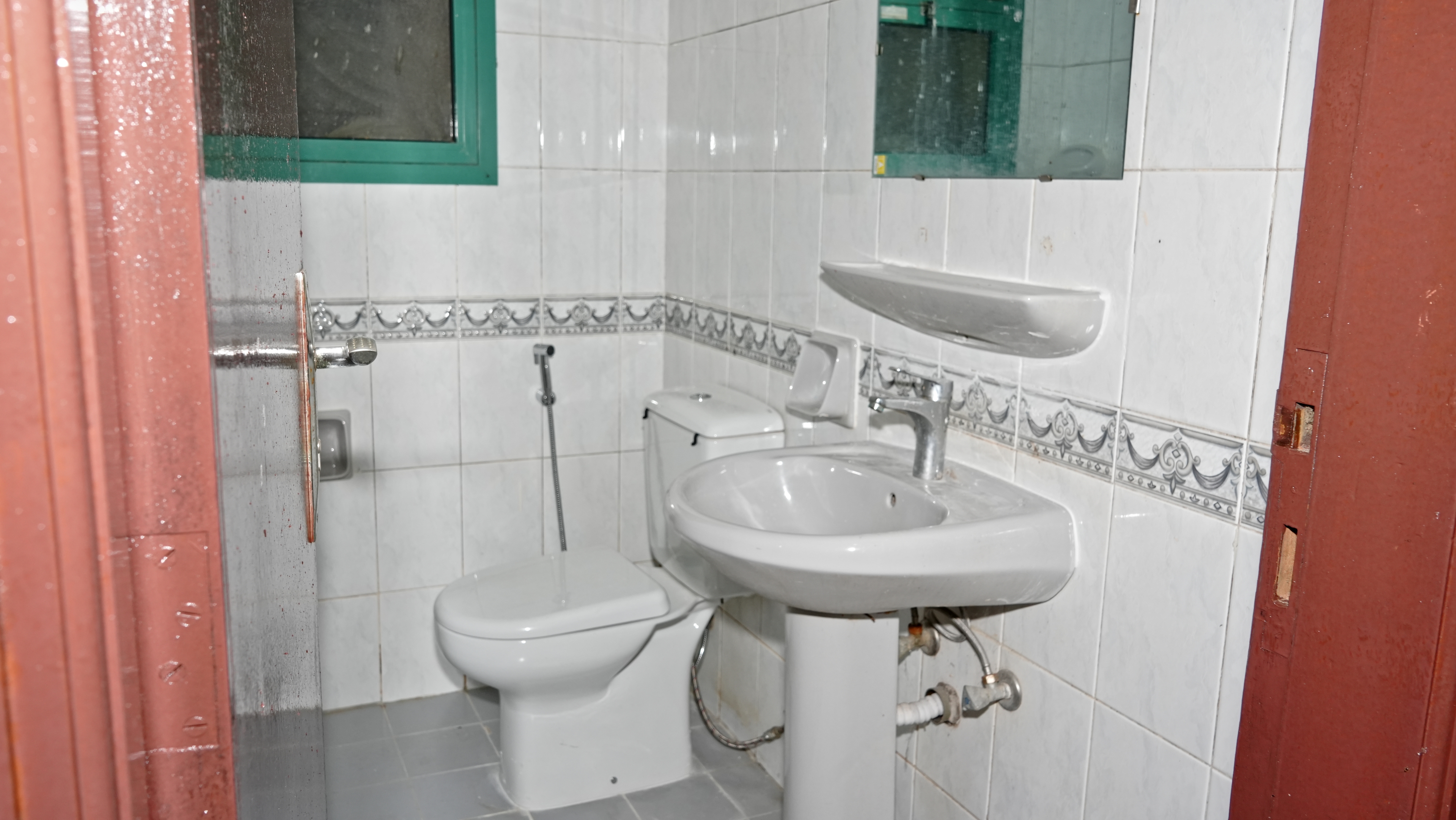 Spacious Layout | Big balcony | Near Bus Stop