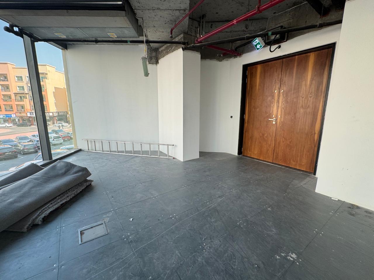 Unfurnished | Bright and Spacious | Semi Fitted
