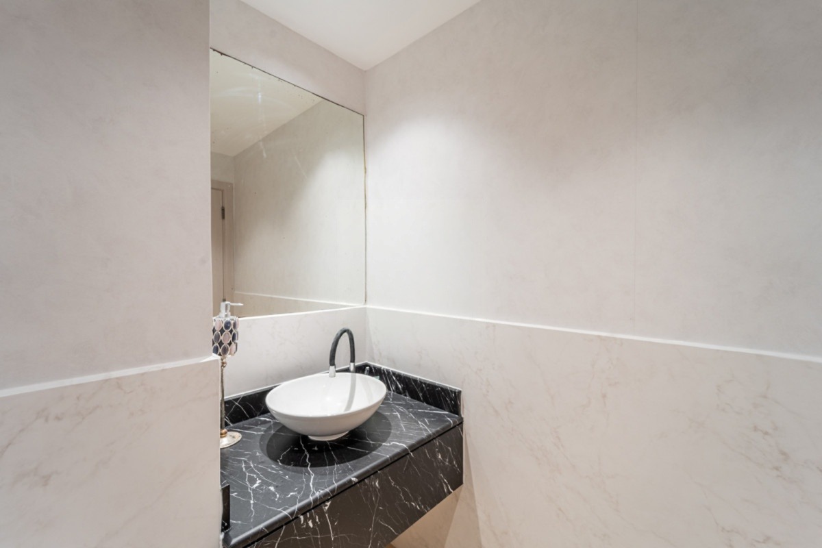 Ready to Move In | Bright Apartment | High Floor
