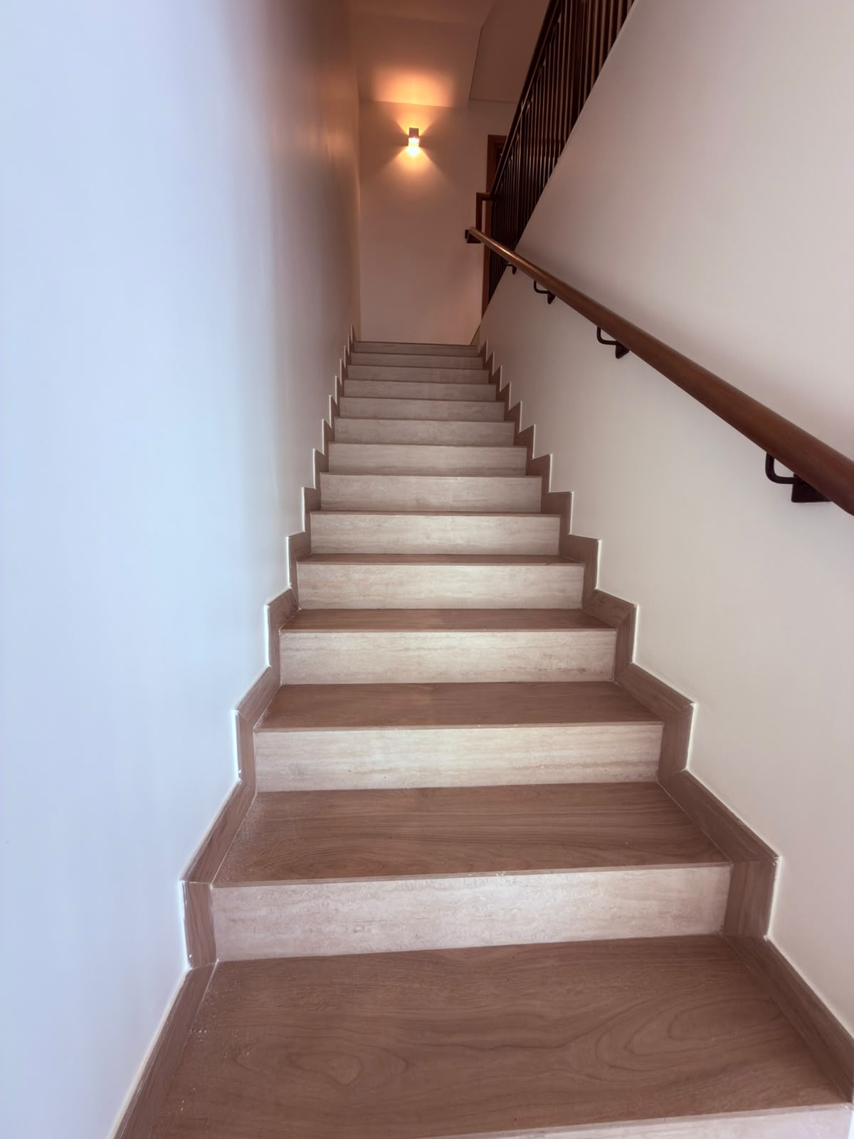 End Corner | Spacious Layout | Vacant · صورة 8