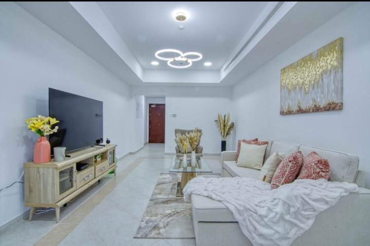 Well Maintained | Spacious Layout | High Floor | Sea View