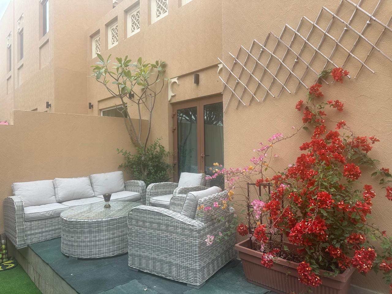 Ready to Move I Family Townhouse | Prime Location