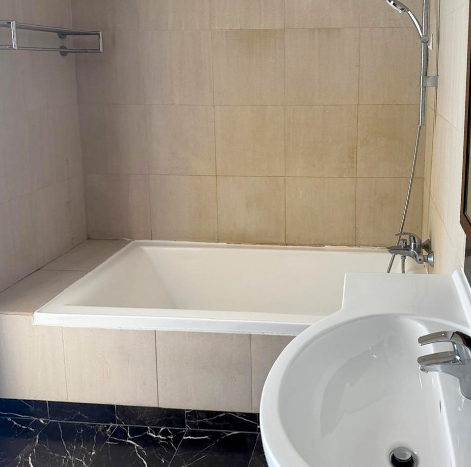 High Floor 2BR | Spacious Layout | with balcony | Barsha Heights | Semi Furnished