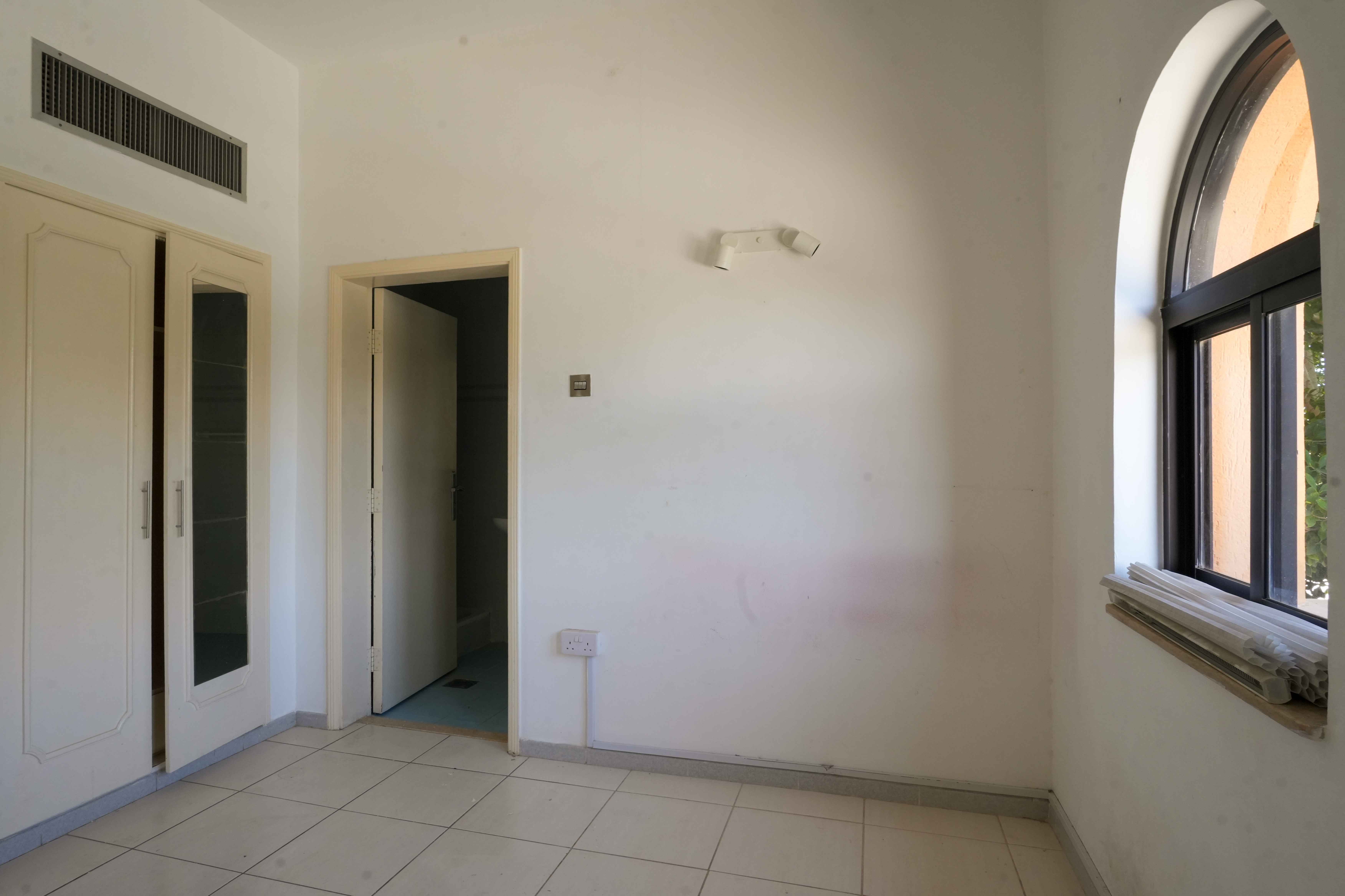 Spacious 4BR + Maid Villa | Gym | Pool | Ready to move | Jumeirah 3
