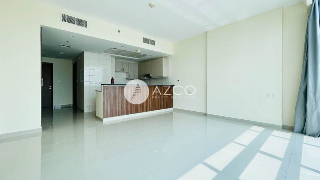 Panoramic View | Massive Studio | Full Glass Window