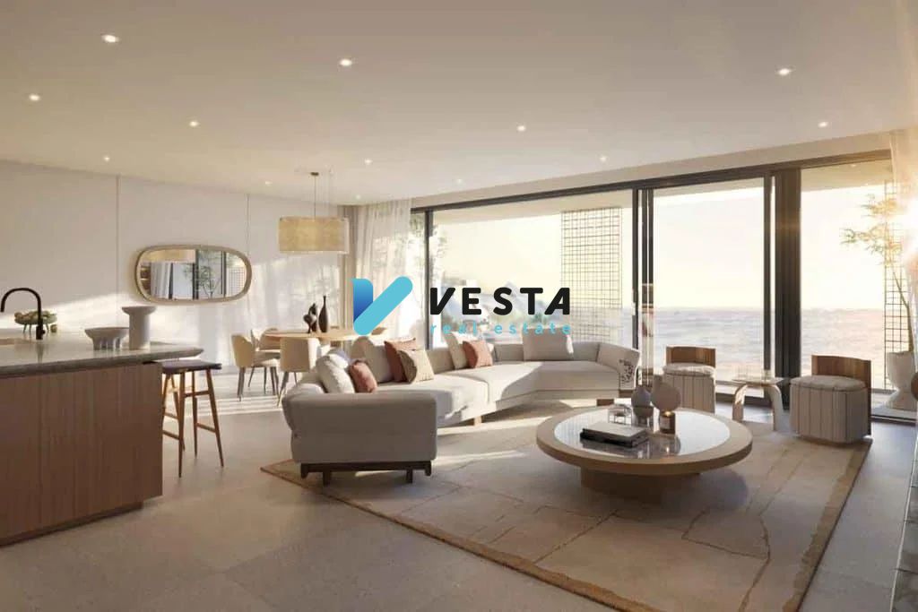 Direct to Sea & Museum | Ultra Luxurious Unit | High Ceiling | Outdoor Deck