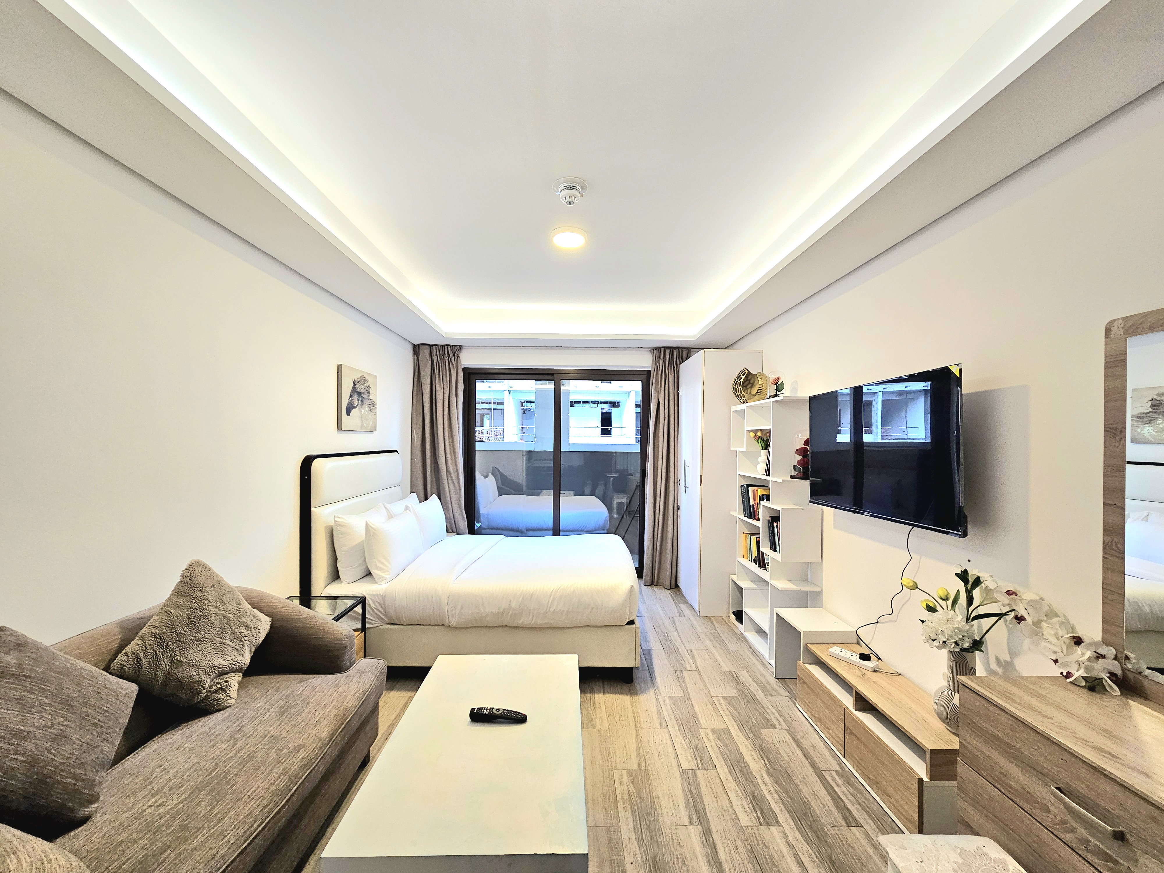 Furnished studio in Laya Mansion