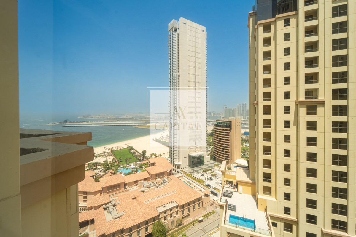 Big Layout | Refurb opportunity|  Marina Views