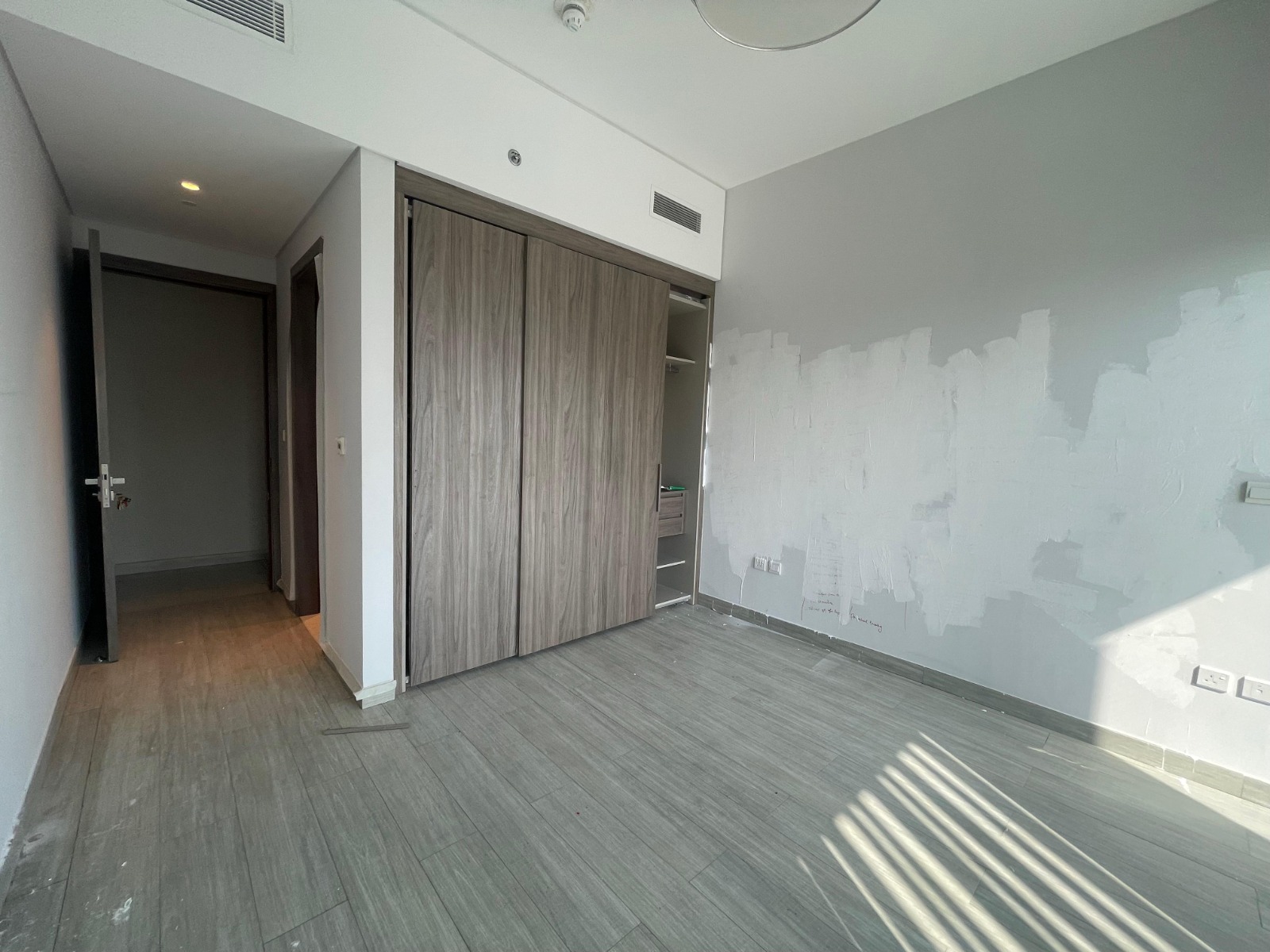 Bright | Big Layout | Community View