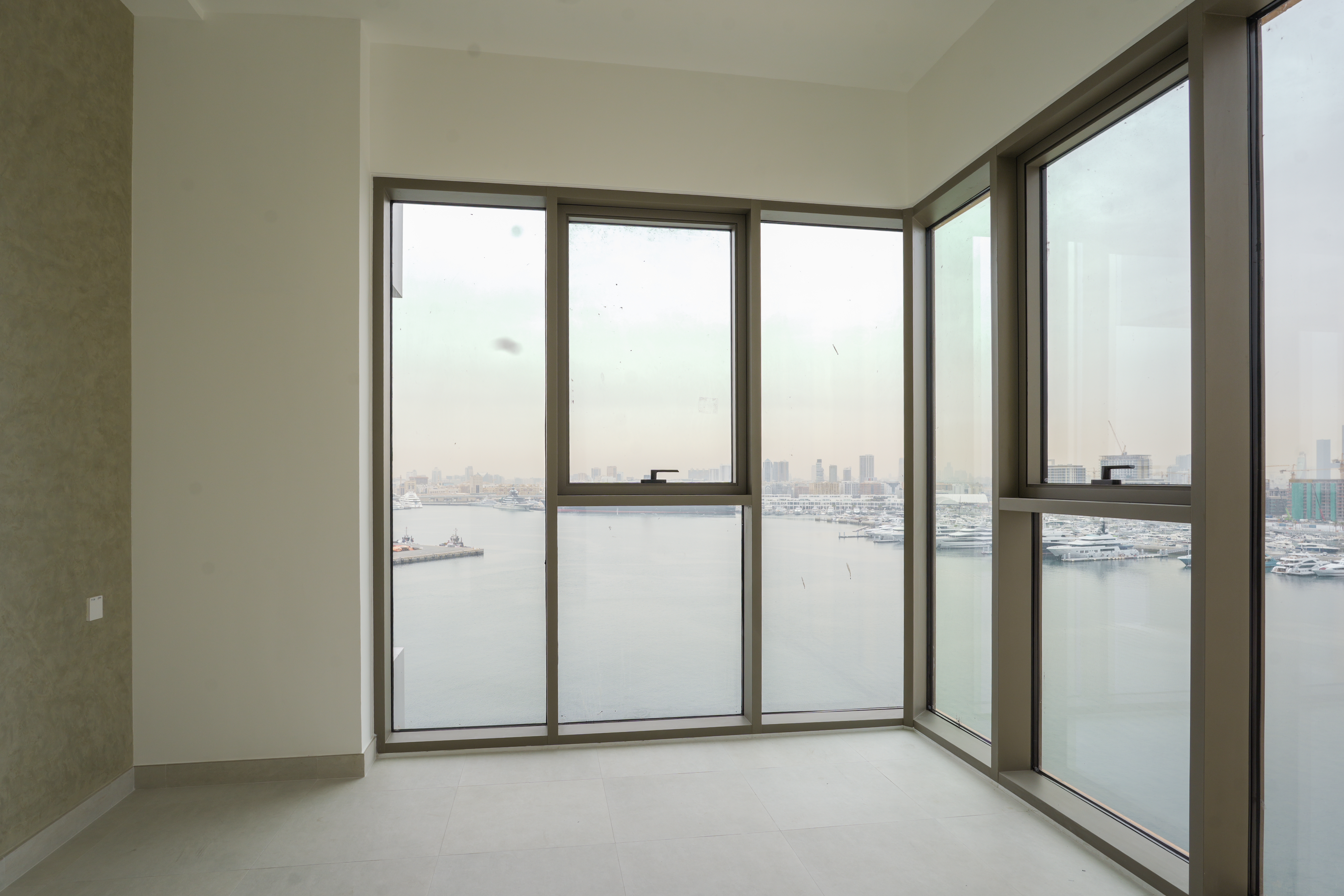 Clean & Spacious | Unfurnished Apartment | Direct Sea View