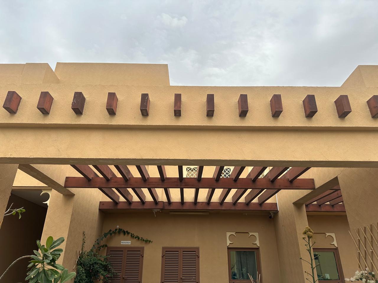 Ready to Move I Family Townhouse | Prime Location