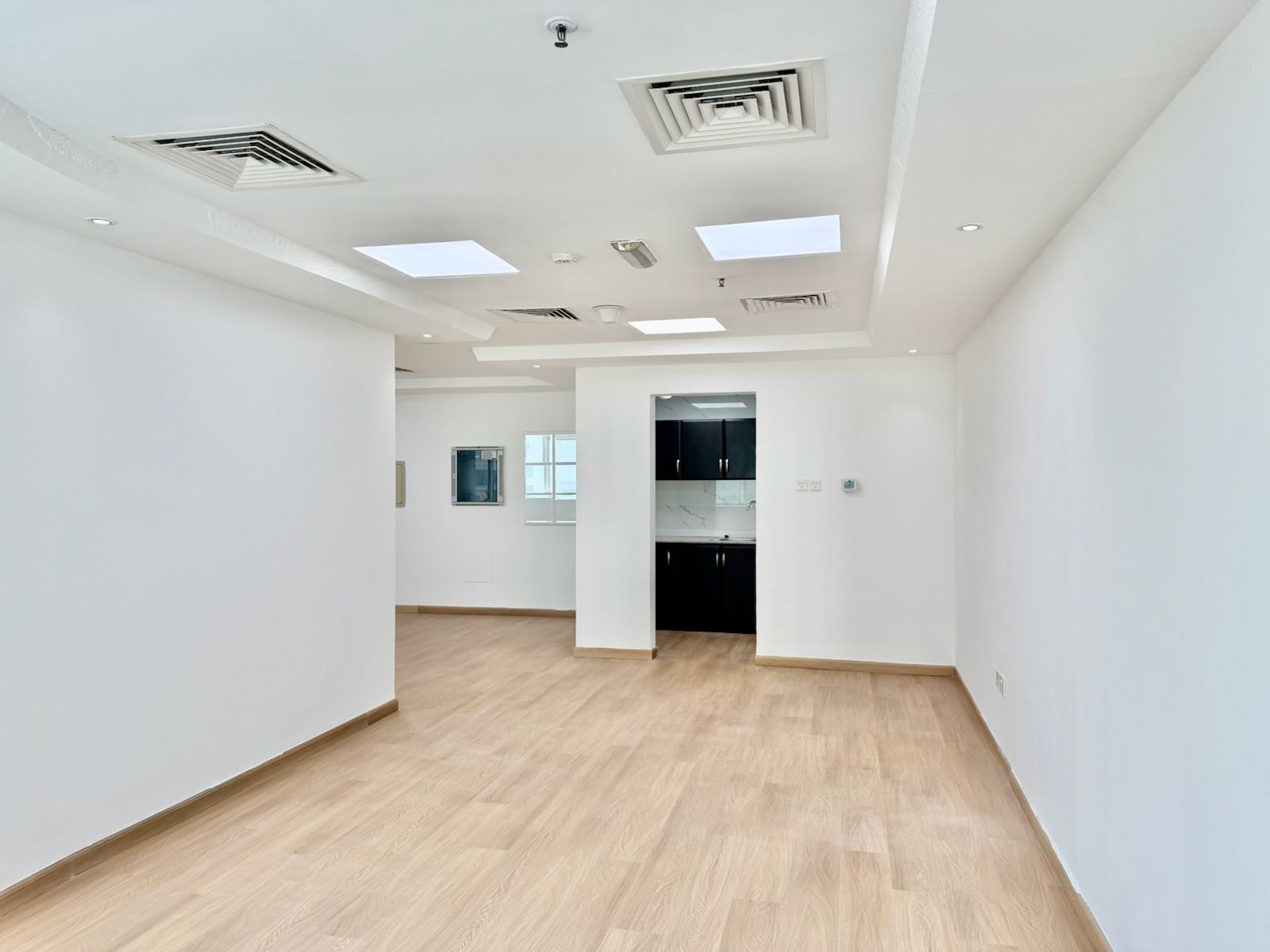 Near Mall of Emirates | Independent Fitted Office