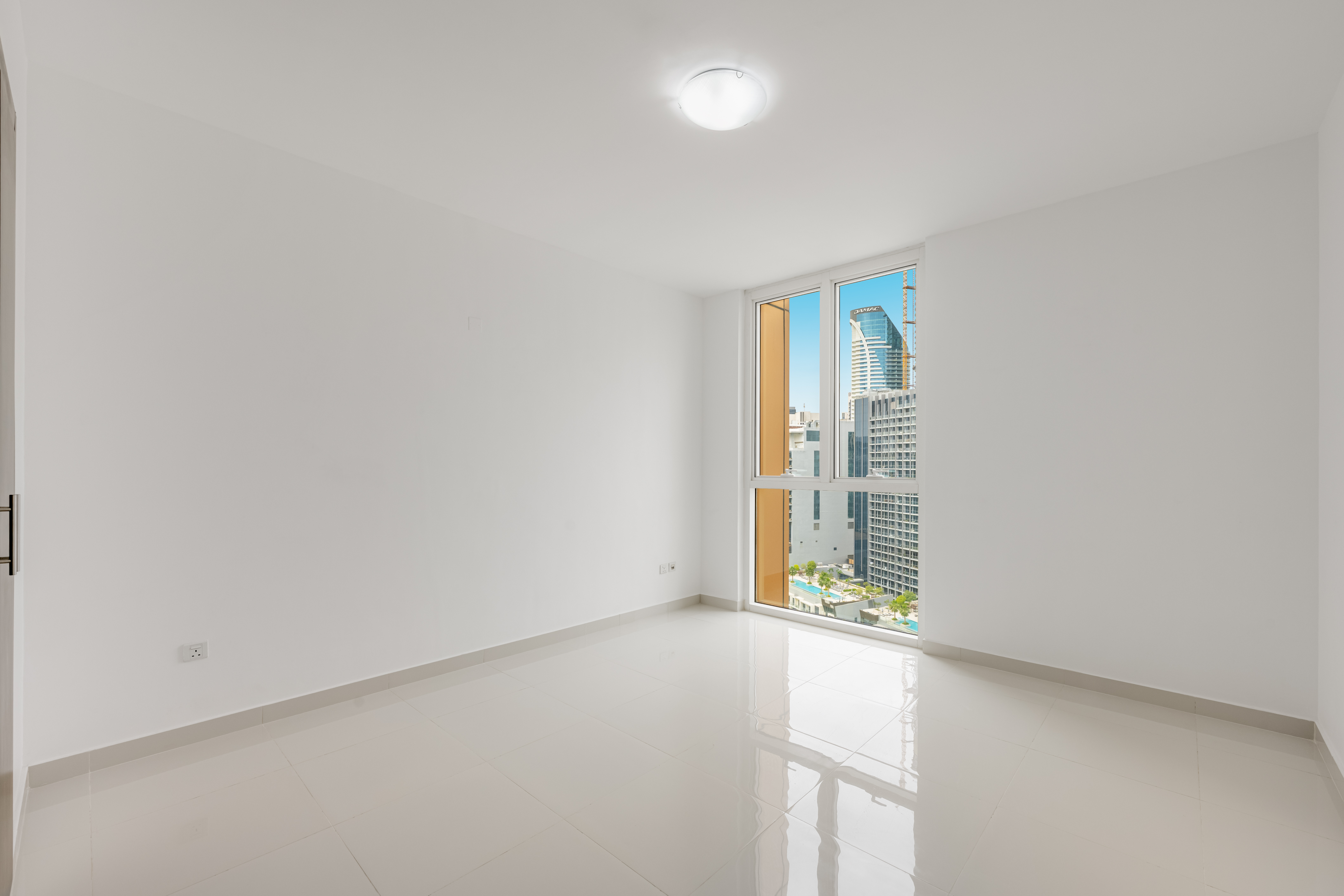 Study room 2BR | Closed-Kitchen | Big Layout