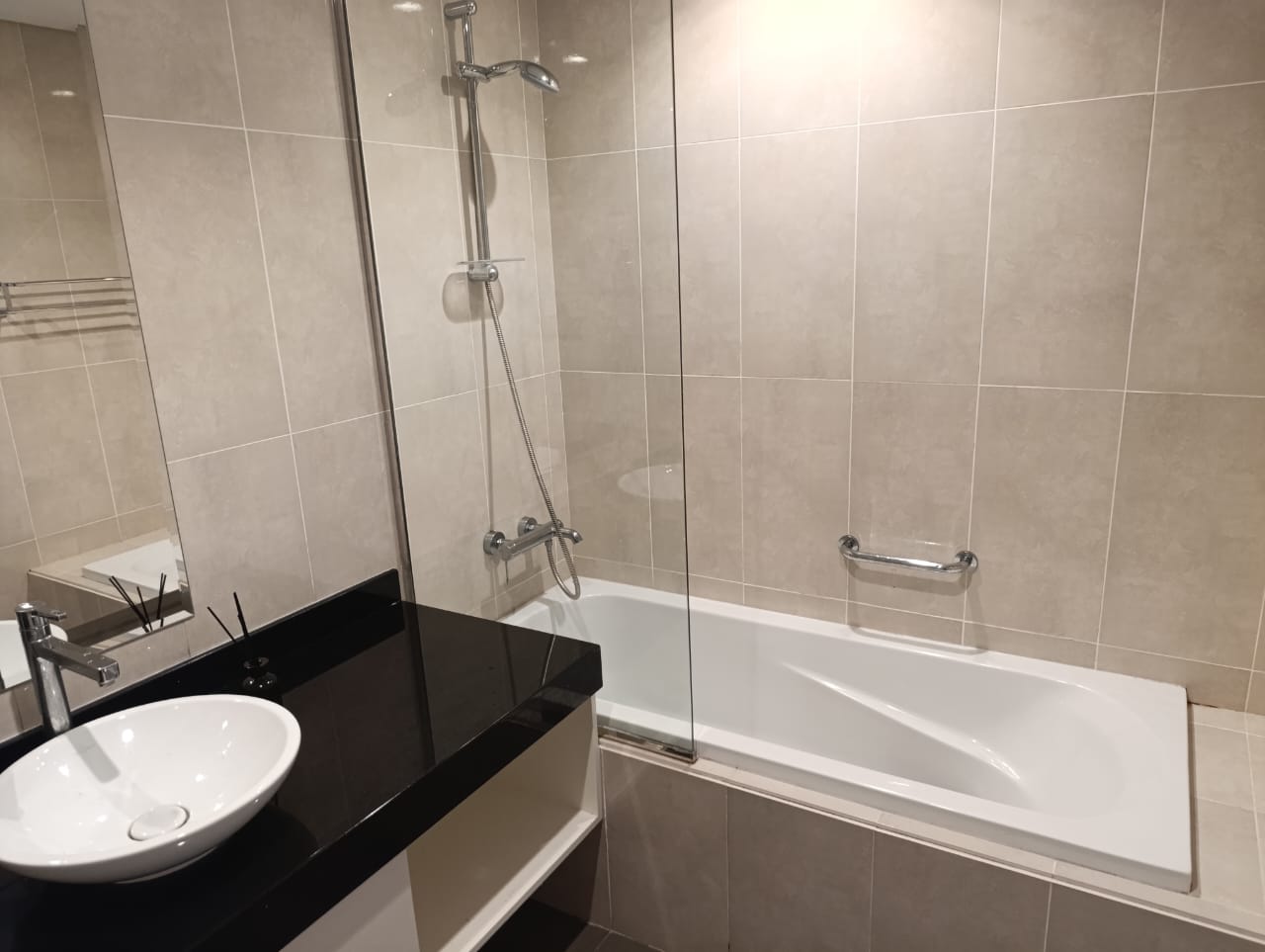 Fully Furnished | Bright Rooms |Golf View