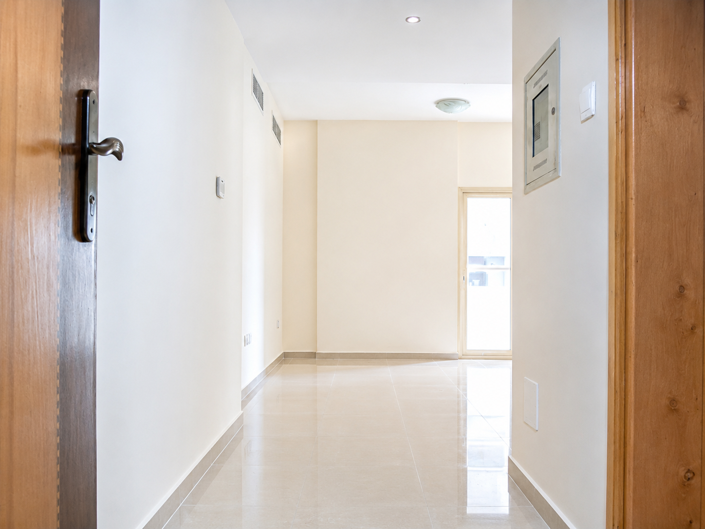Well Maintained 1BHK | Balcony | Closed Kitchen