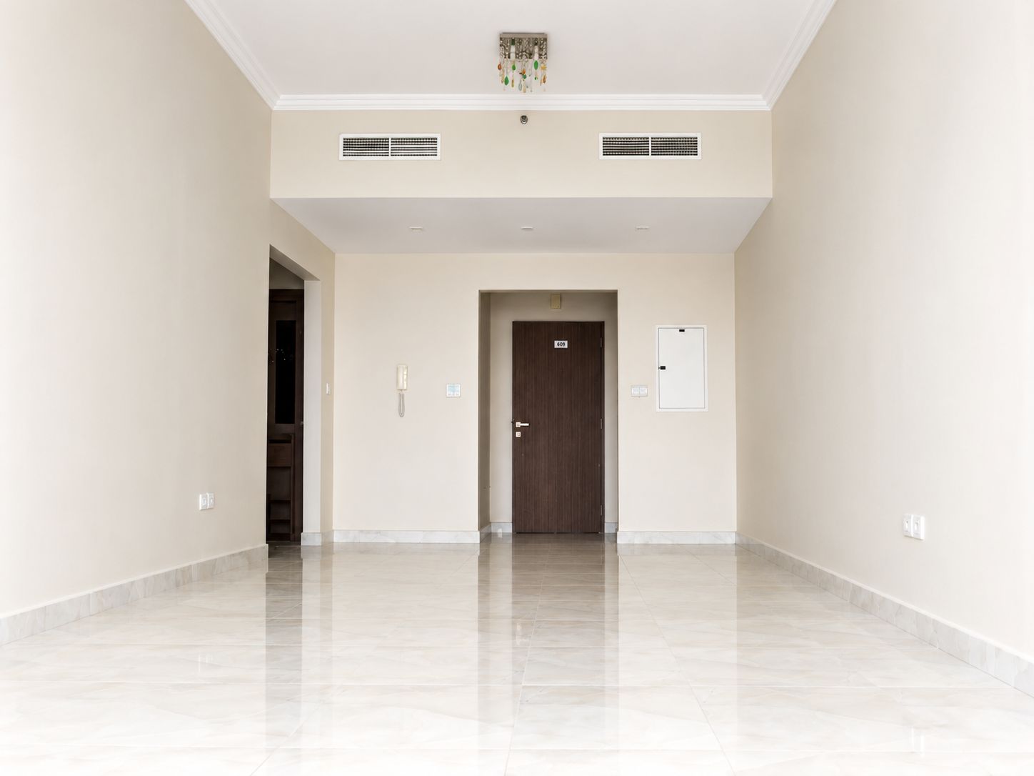 Spacious 1BR | Kitchen Appliances Included | 2 Bathrooms | 828 Sq. Ft.