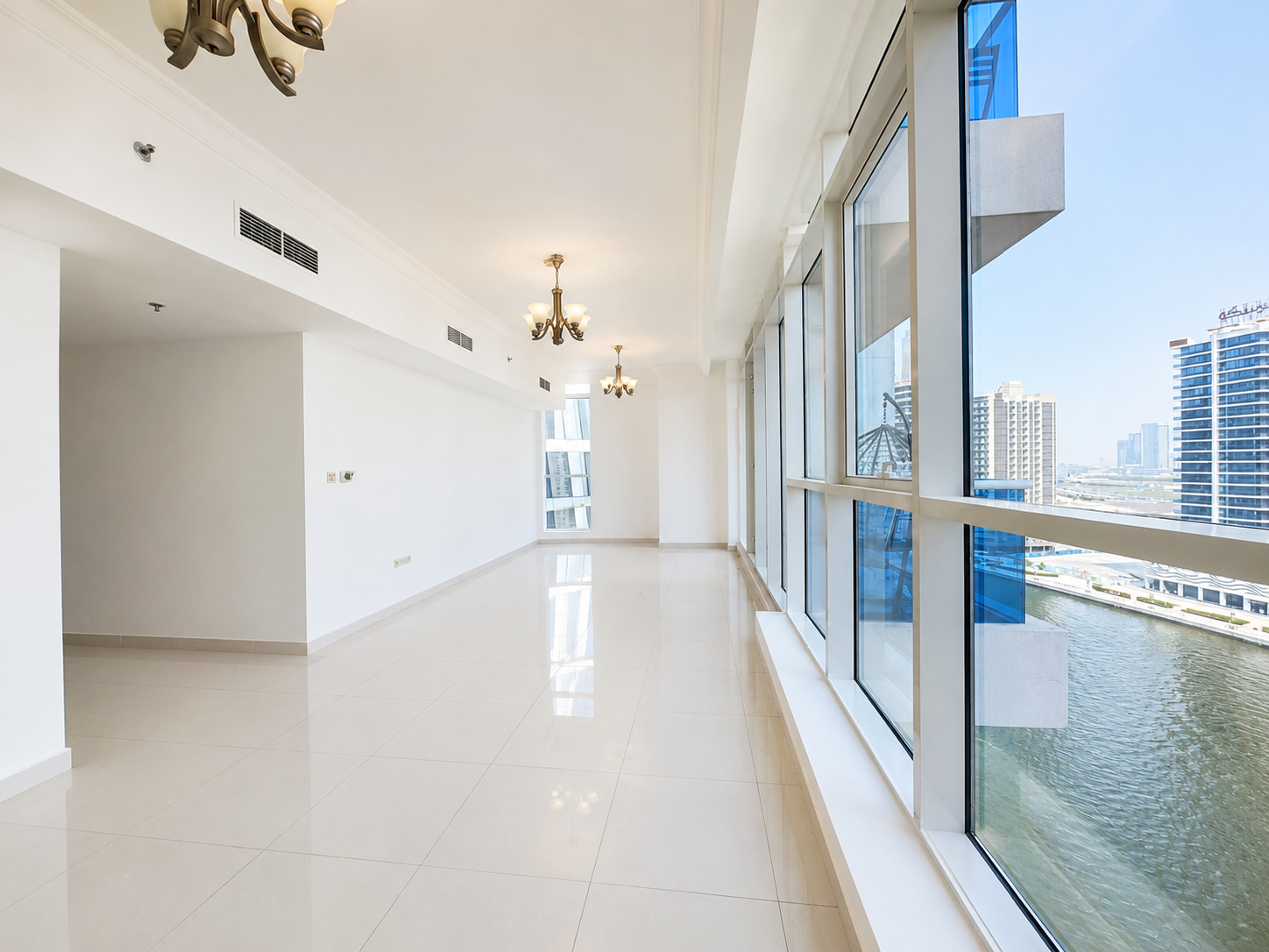 Elegant Apartment | Balcony | Stunning Canal Views