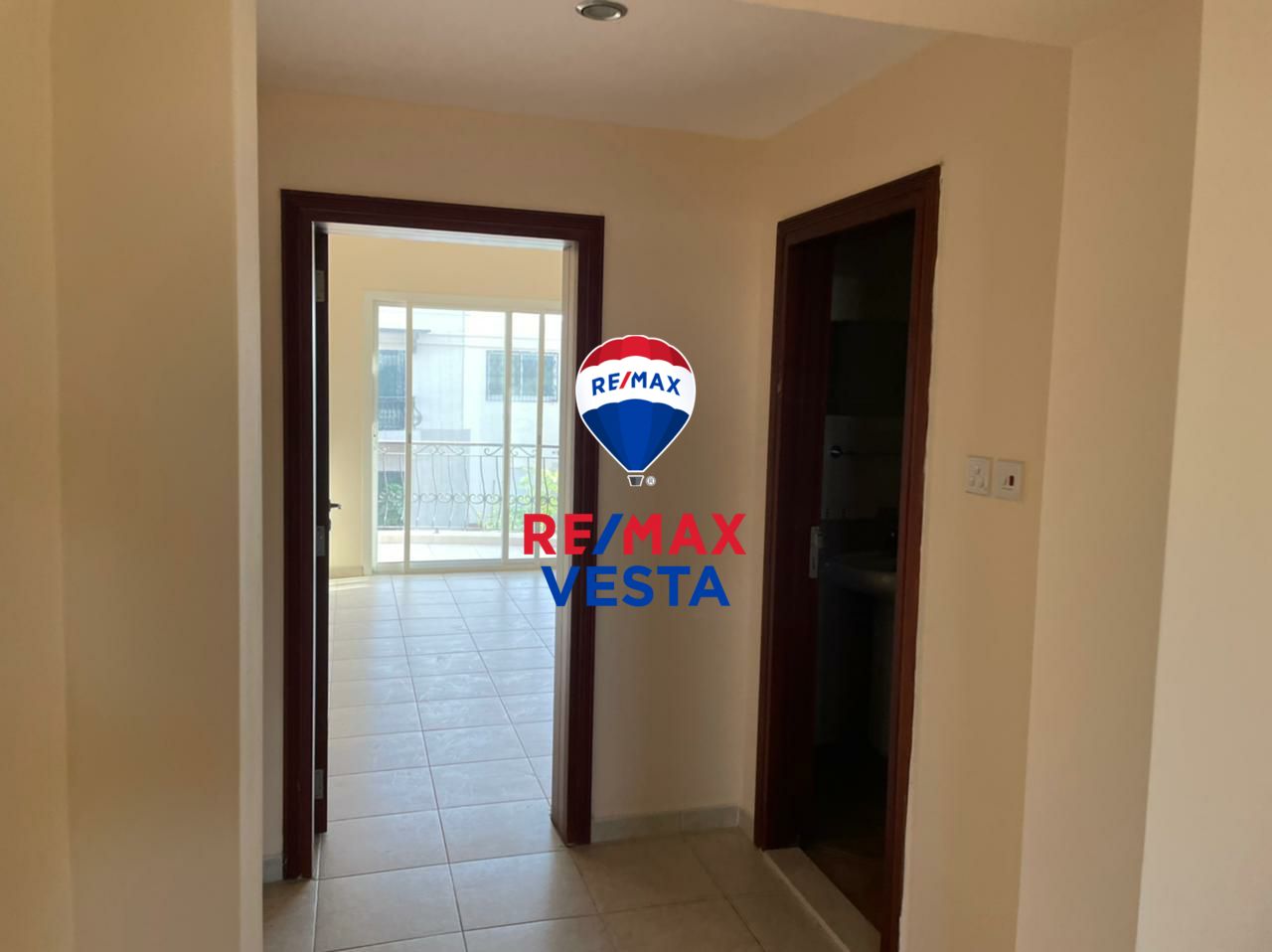 4BR Corner Villa | Close to Amenities | Maid Room | Well Maintained | Vacant