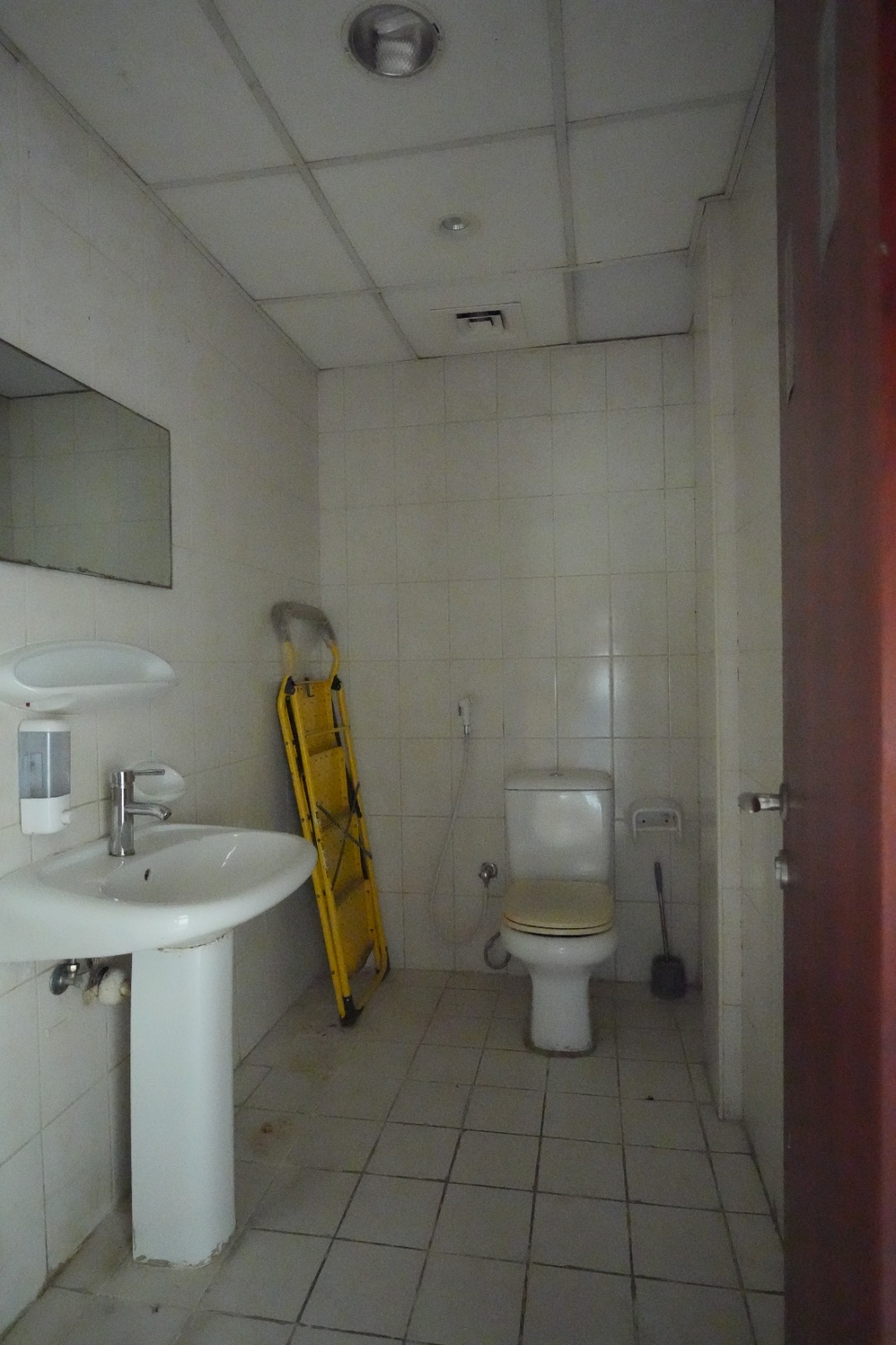Corner Shop | Prime Location | Spacious Layout