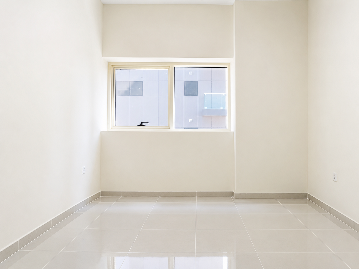 Well Maintained 1BHK | Balcony | Closed Kitchen