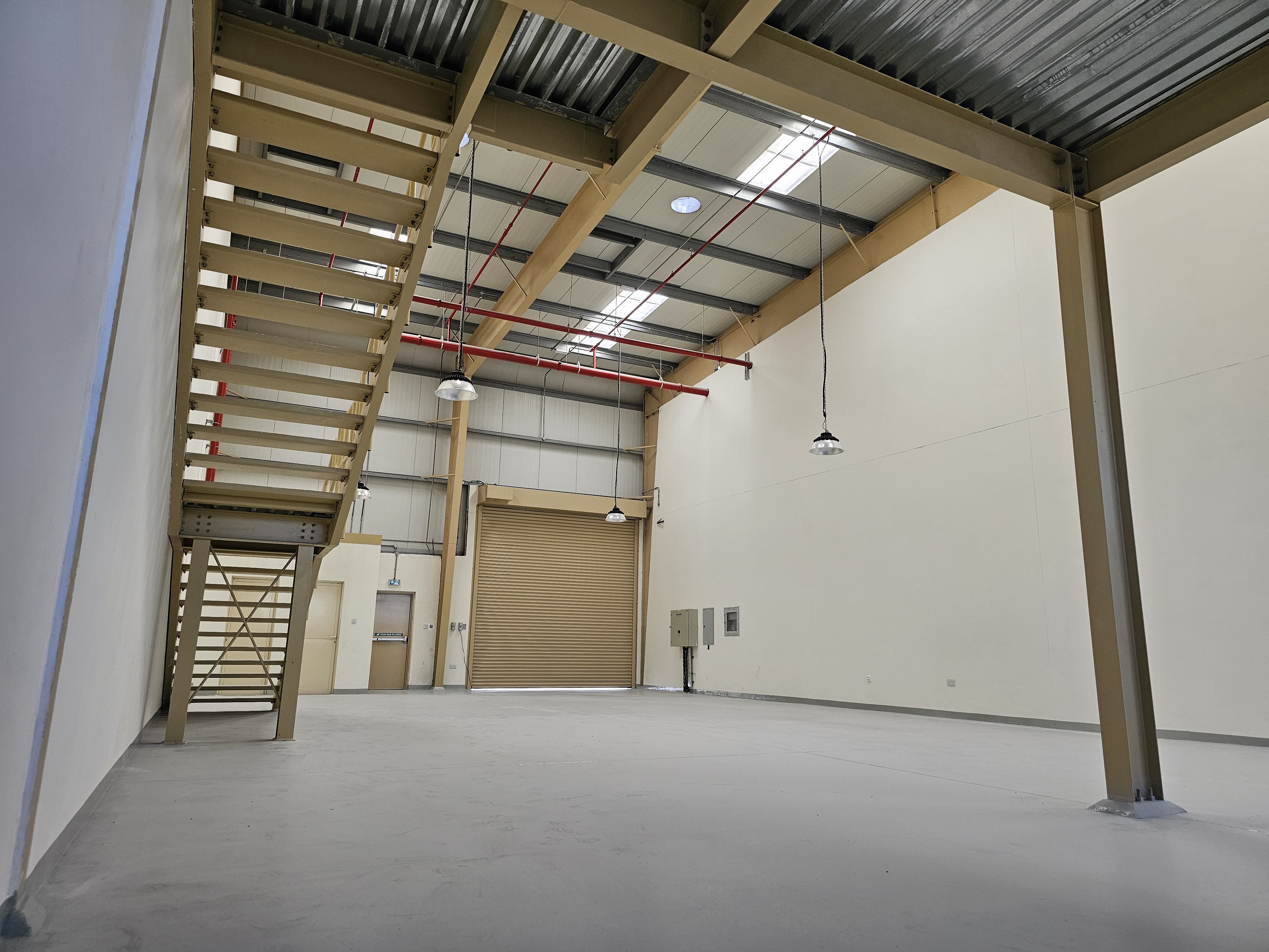 SPACIOUS WAREHOUSE | JABAL ALI | PRIME LOCATION