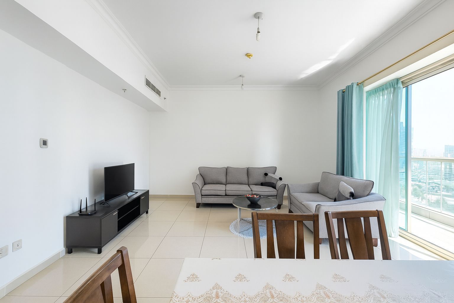 Furnished 2BR | Lake & Green View | High Floor · image 2