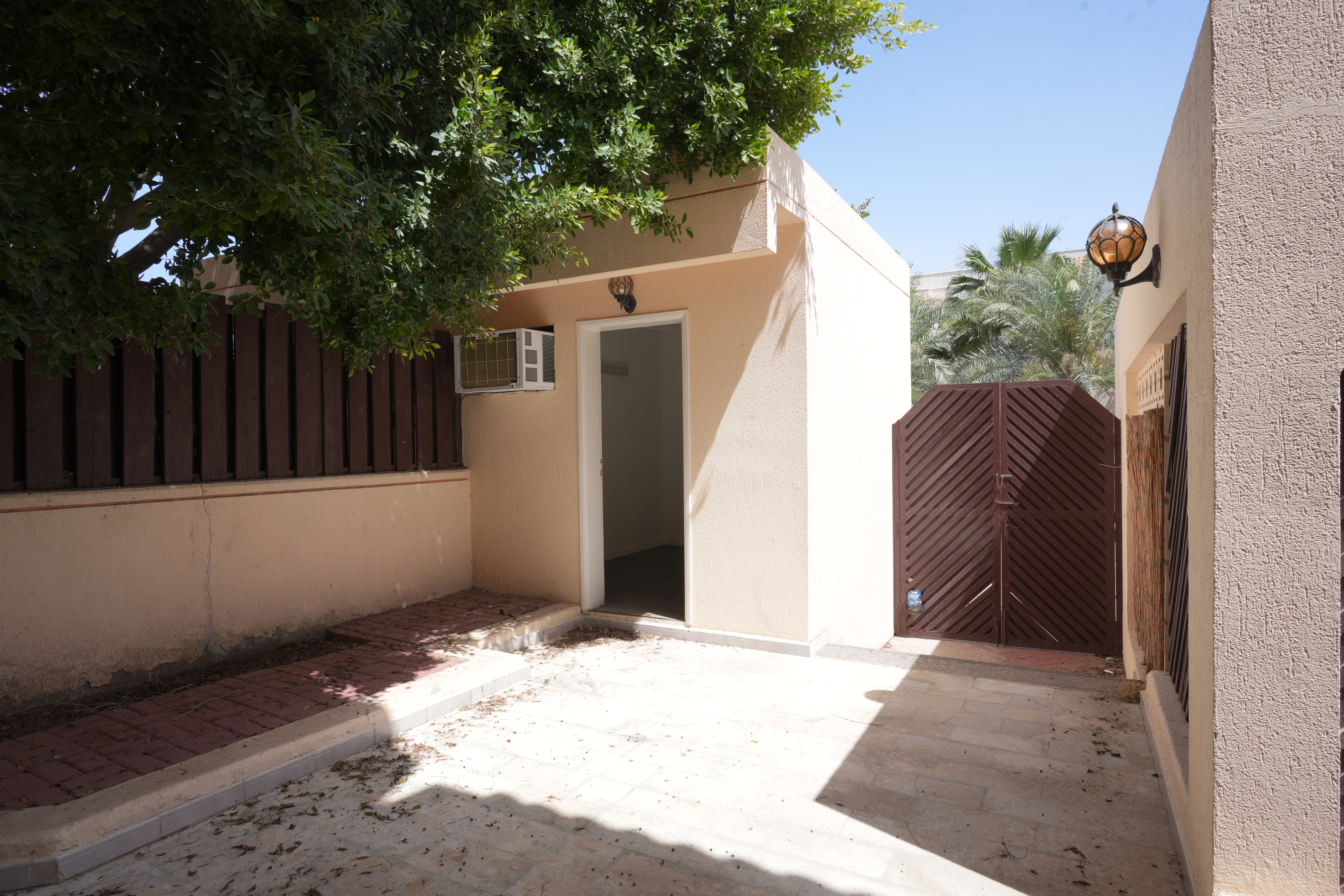 Spacious 4BR + Maid Villa | Gym | Pool | Ready to move | Jumeirah 3