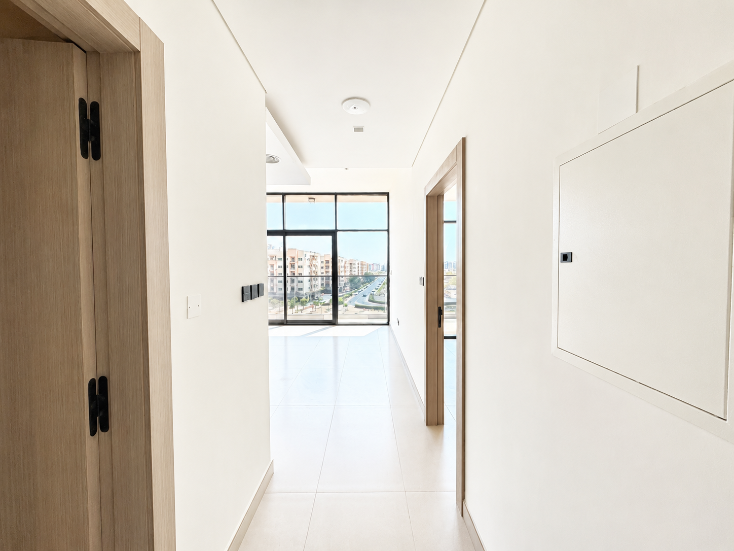Bright & Spacious | Community View | Ready to Move | Easy Access to Downtown