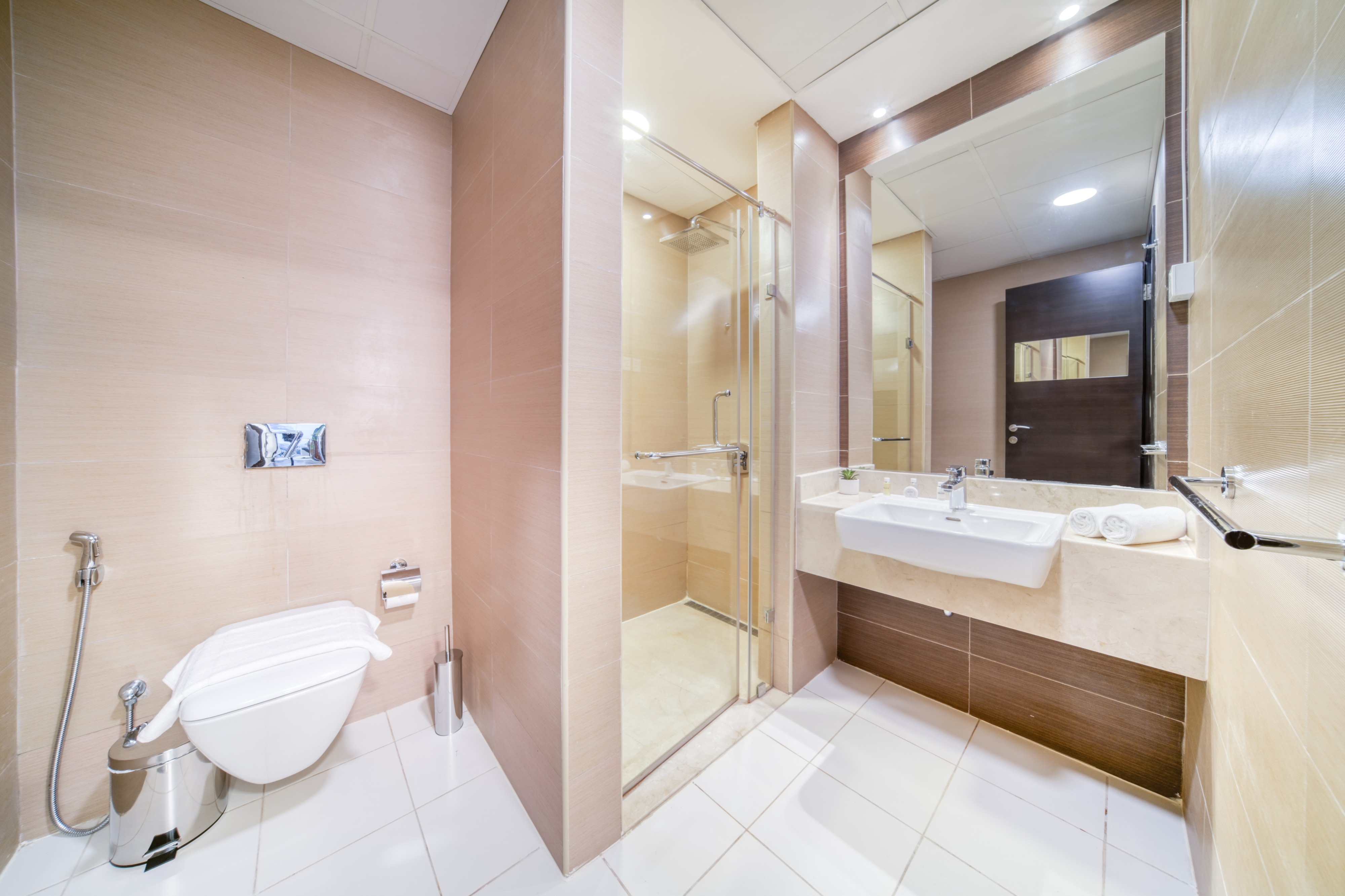 VACANT UPON TRANSFER | MARINA VIEWS | URGENT SALE — Photo 12