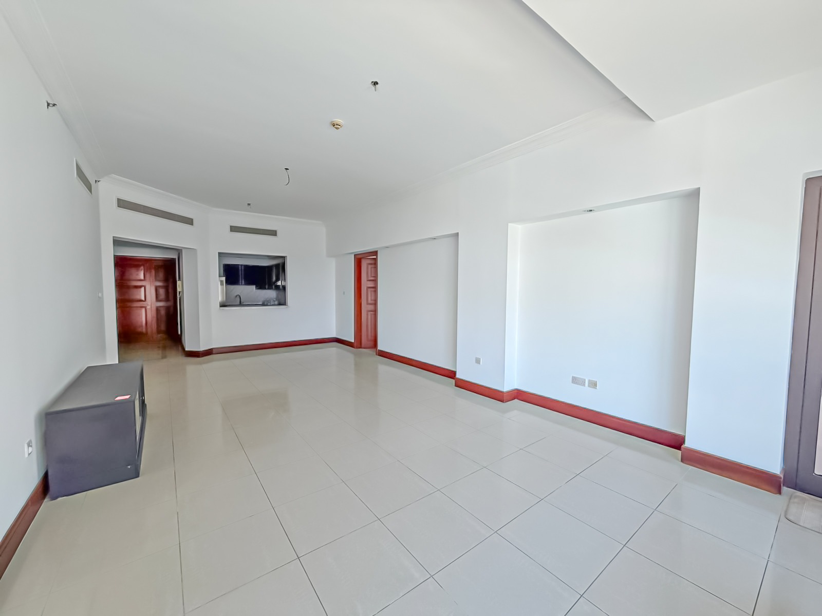 Beautiful Residence | Add Your Personal Style | Close to Beach & Mall