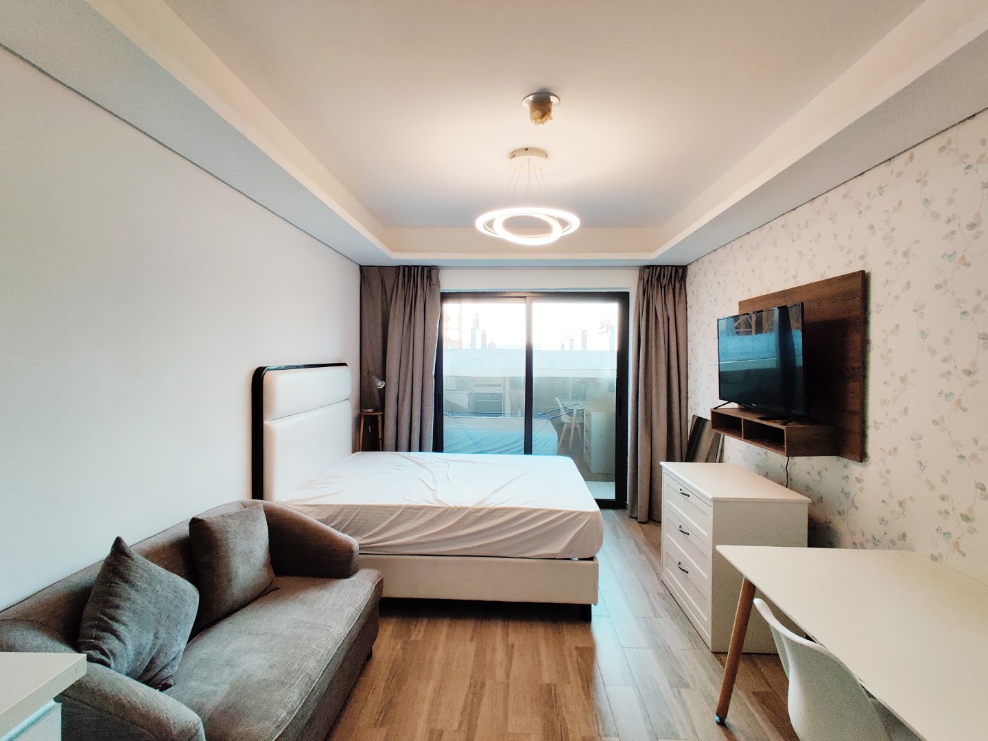 Furnished studio in Laya Mansion