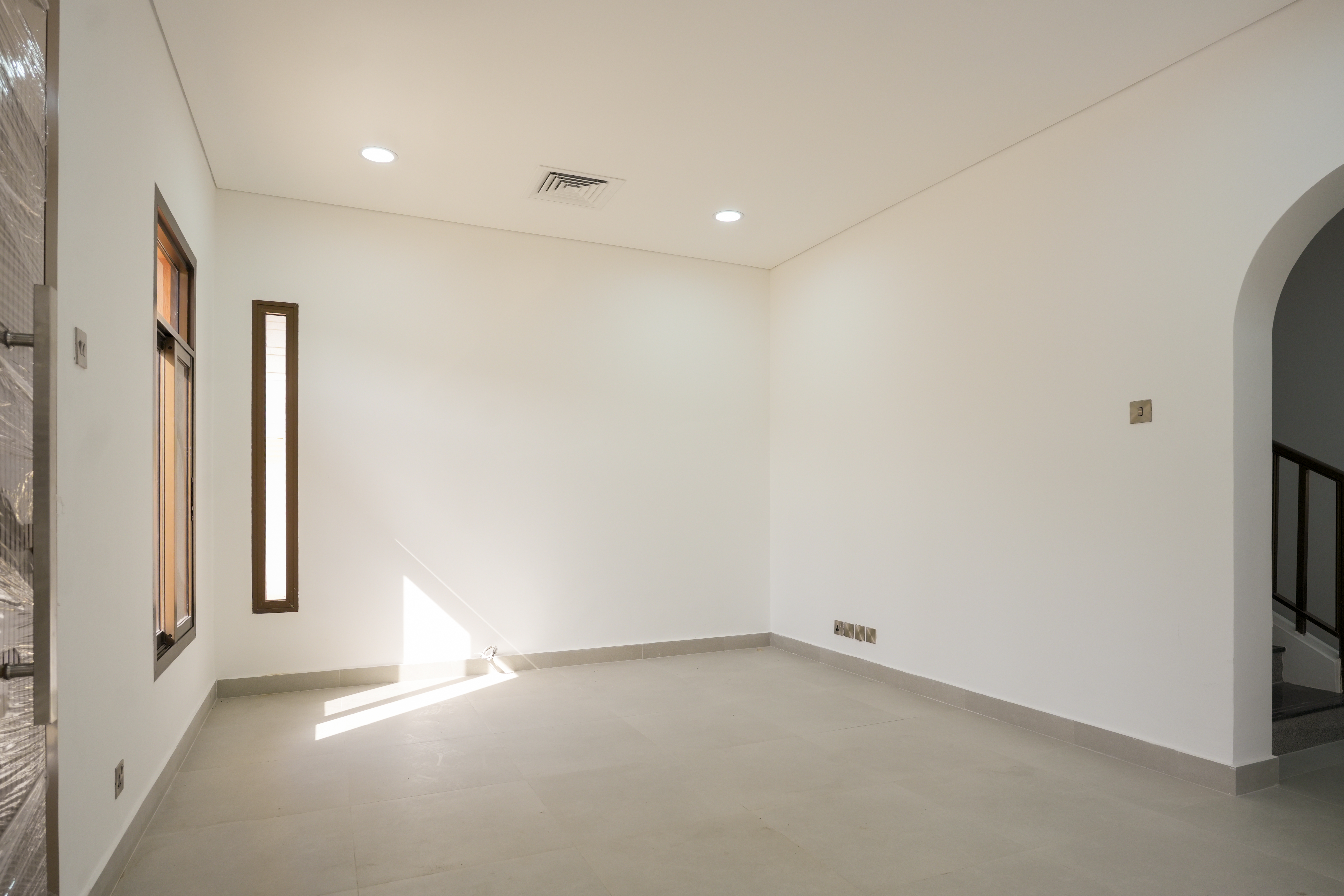 Fully Renovated 4BR + Maid Villa | Private Garden | Ready to Move | Jumeirah 3