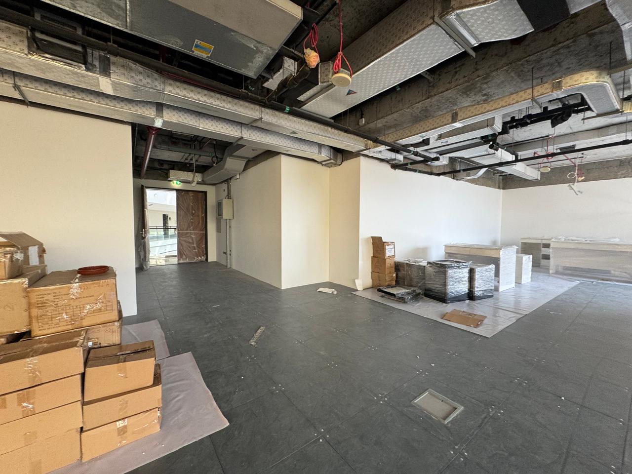 Unfurnished | Bright and Spacious | Semi Fitted