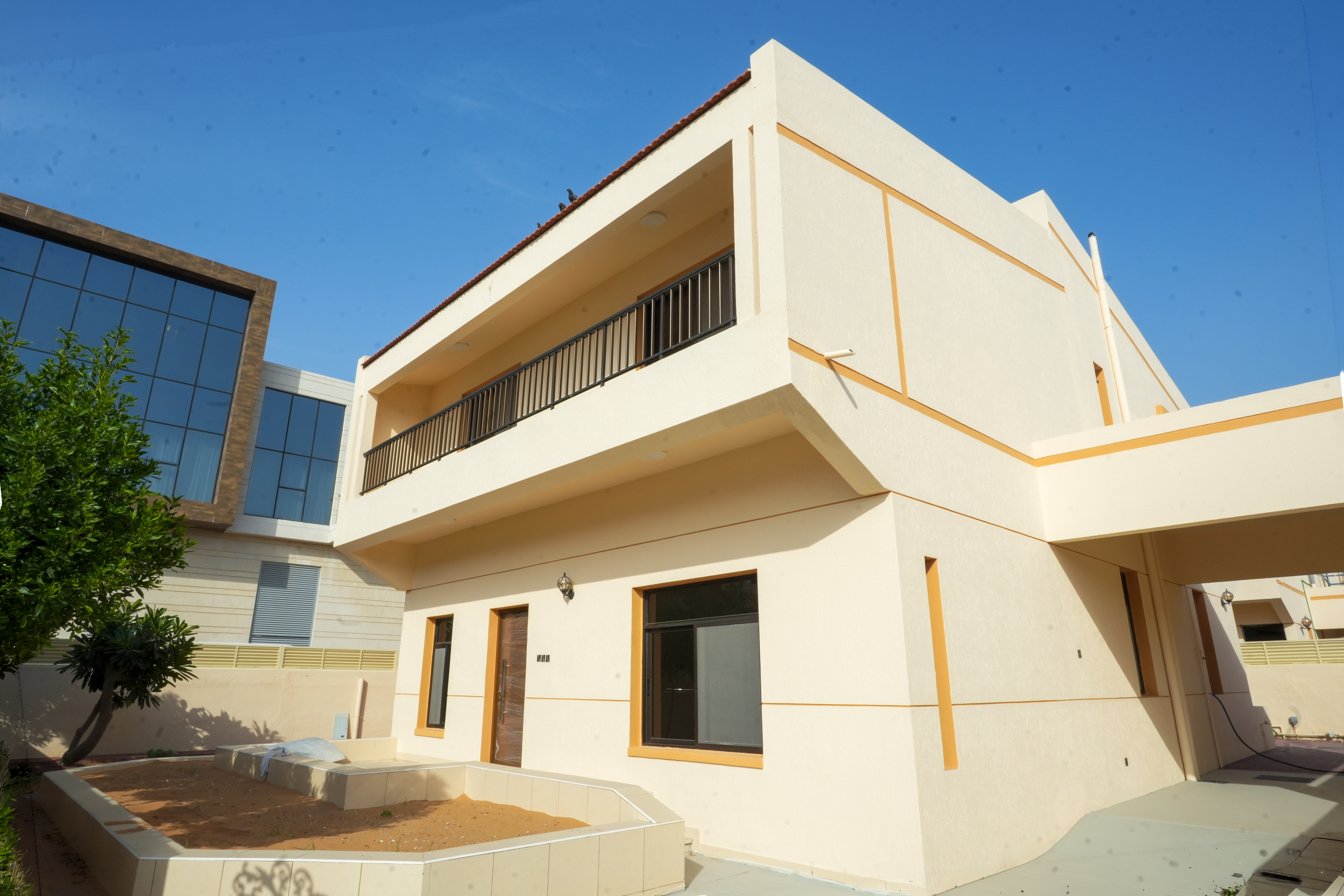 Fully Renovated 4BR + Maid Villa | Private Garden | Ready to Move | Jumeirah 3