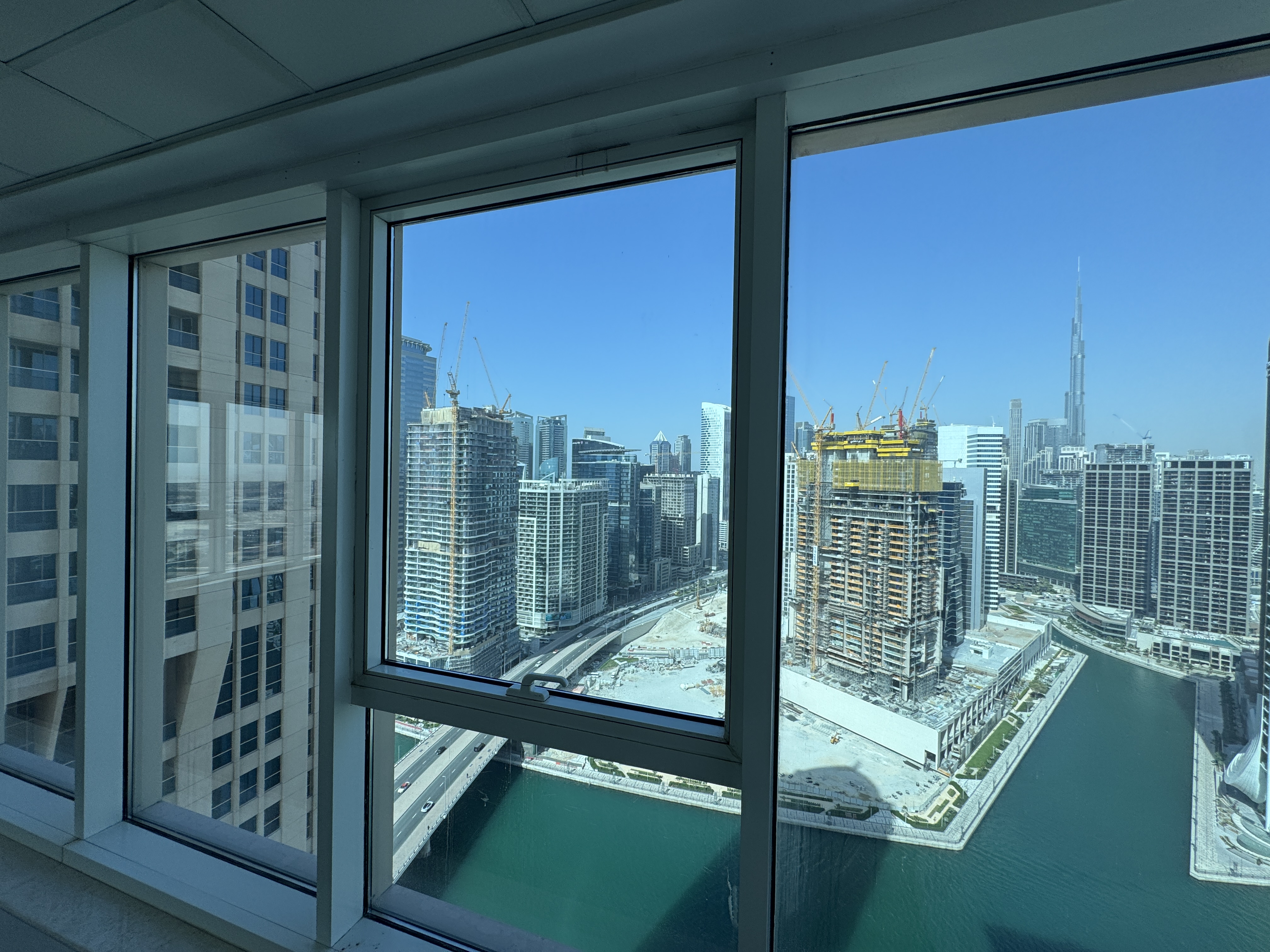 Bright & Spacious | Office For Rent | Chruchill Towers