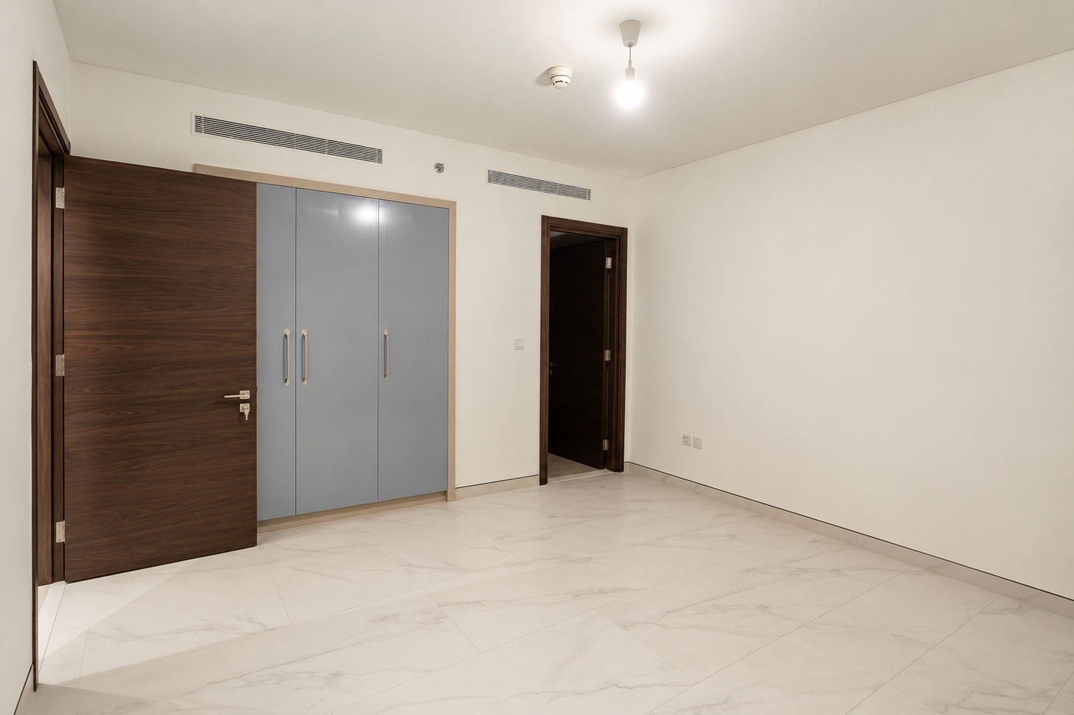 Bright and Spacious | High Floor | Ready to Move
