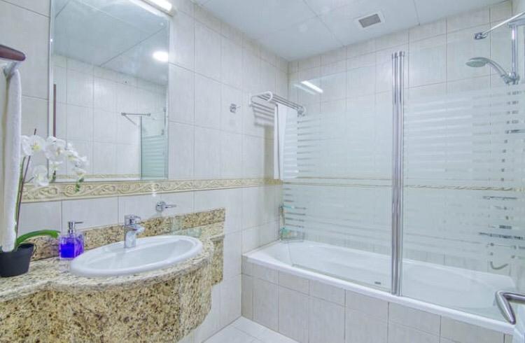 Well Maintained | Spacious Layout | High Floor | Sea View