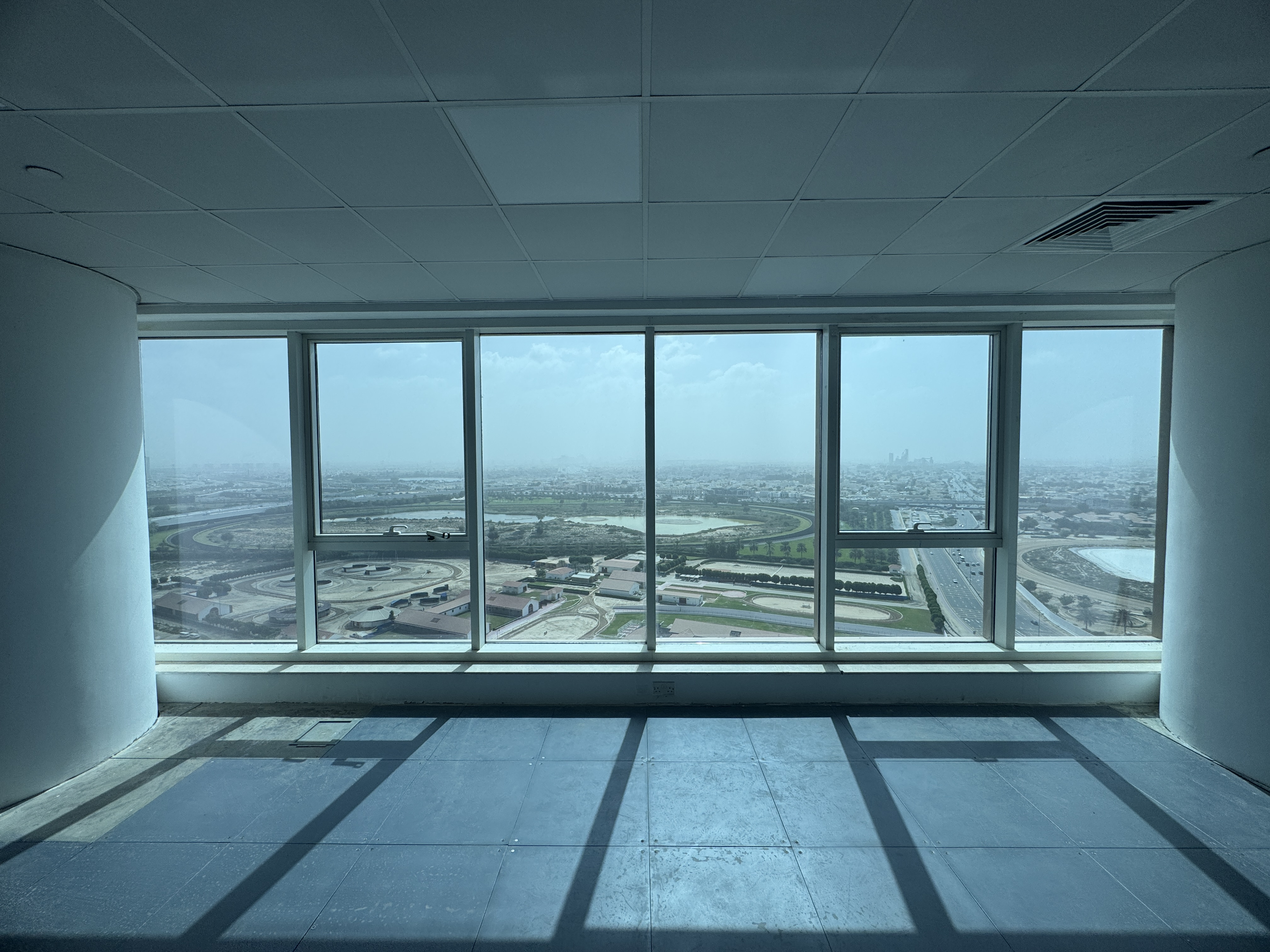 Spacious Office | Ready to Move-in | Churchill Towers