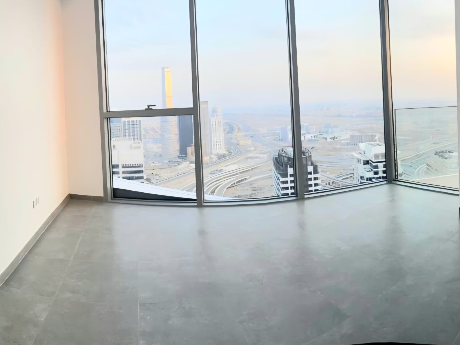 Full Marina view +Maids Room High floor