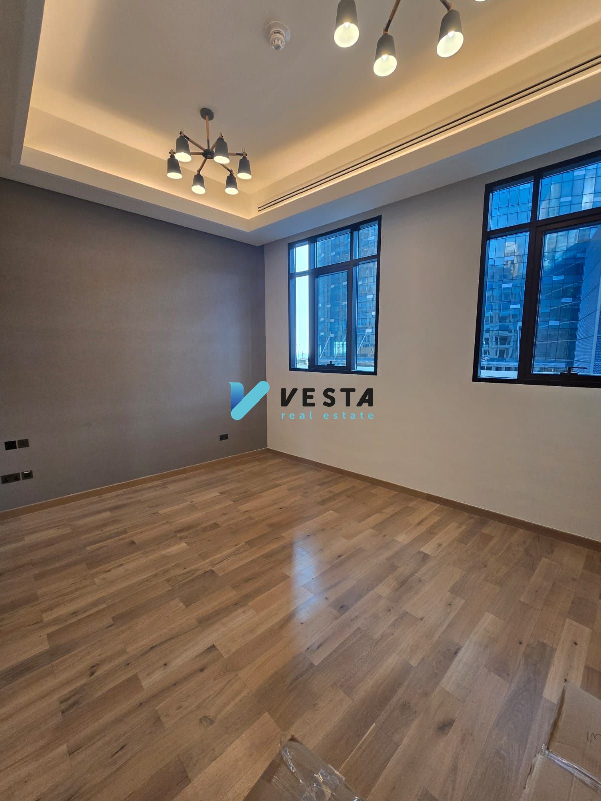 Huge Layout | Premium Finishings | High Ceiling | Vacant Unit