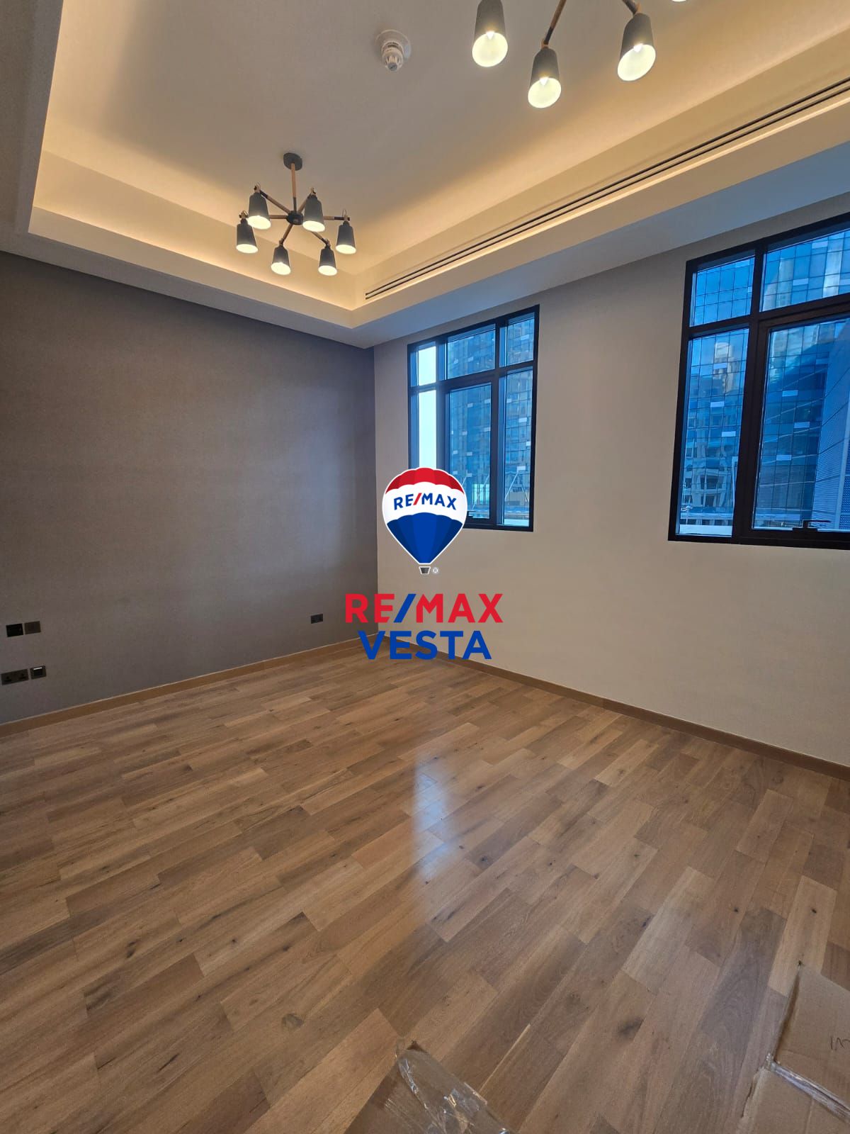 Huge Layout | Premium Finishings | High Ceiling | Vacant Unit