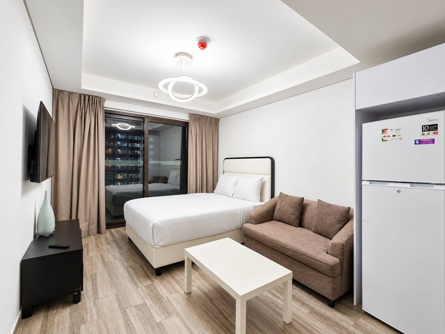 Furnished studio in Laya Mansion