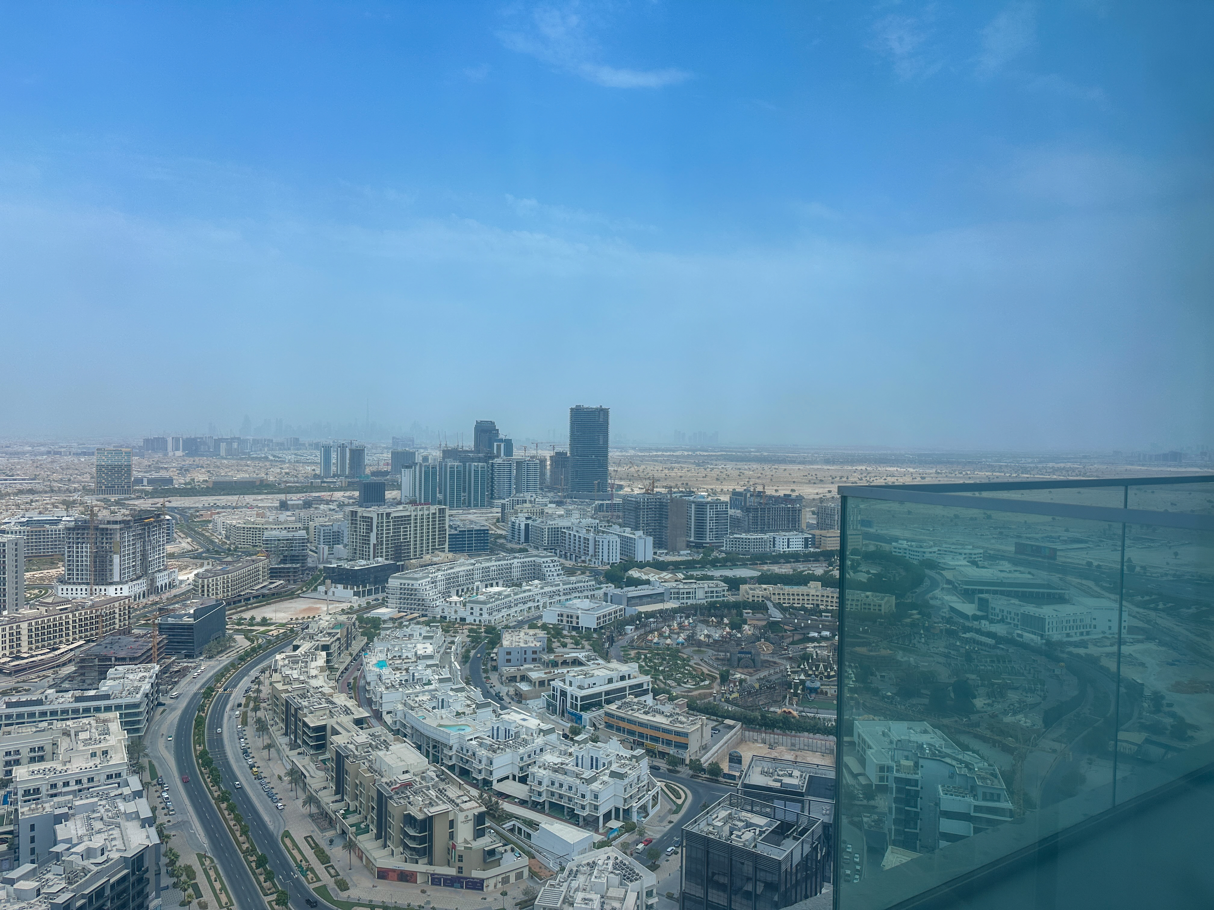 12 Cheques | Skyline Views | Premium Amenities