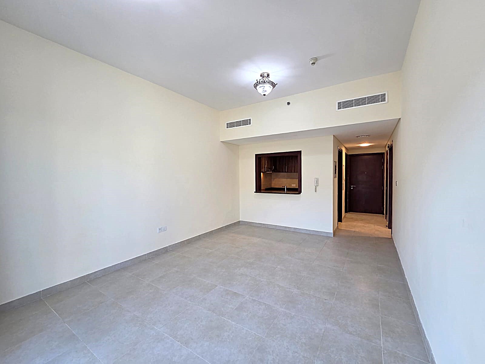 High Floor l With Store Room l Well Maintained
