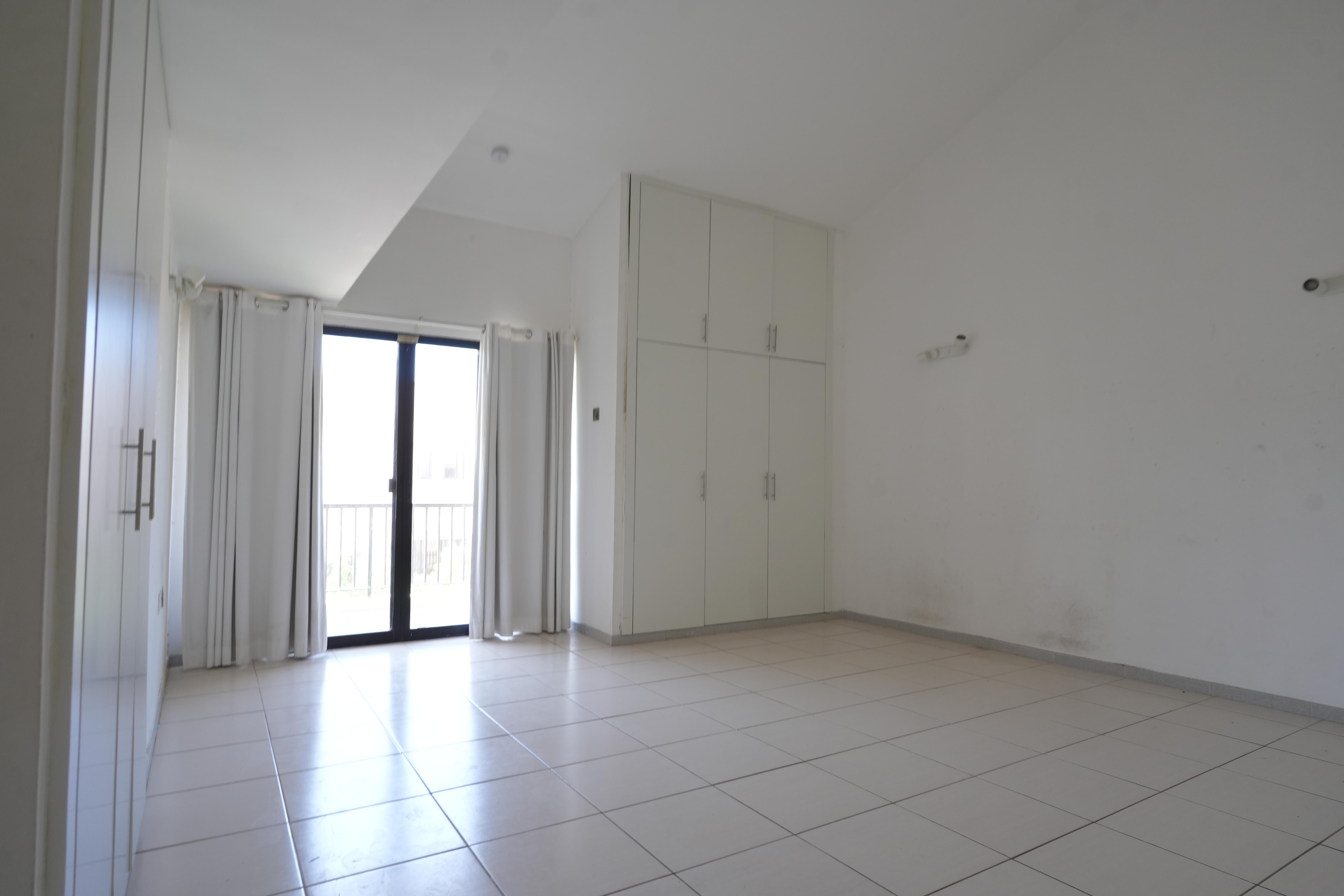 Spacious 4BR + Maid Villa | Gym | Pool | Ready to move | Jumeirah 3